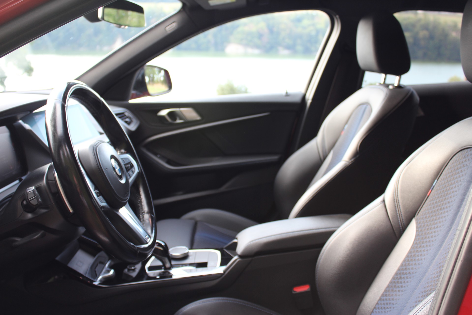 BMW 120i-image-7