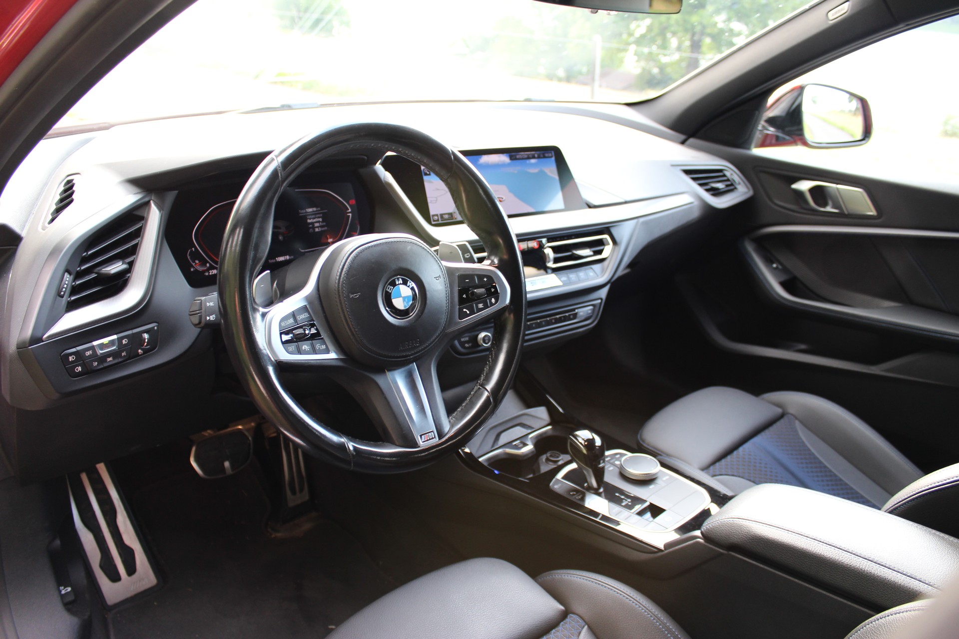 BMW 120i-image-8