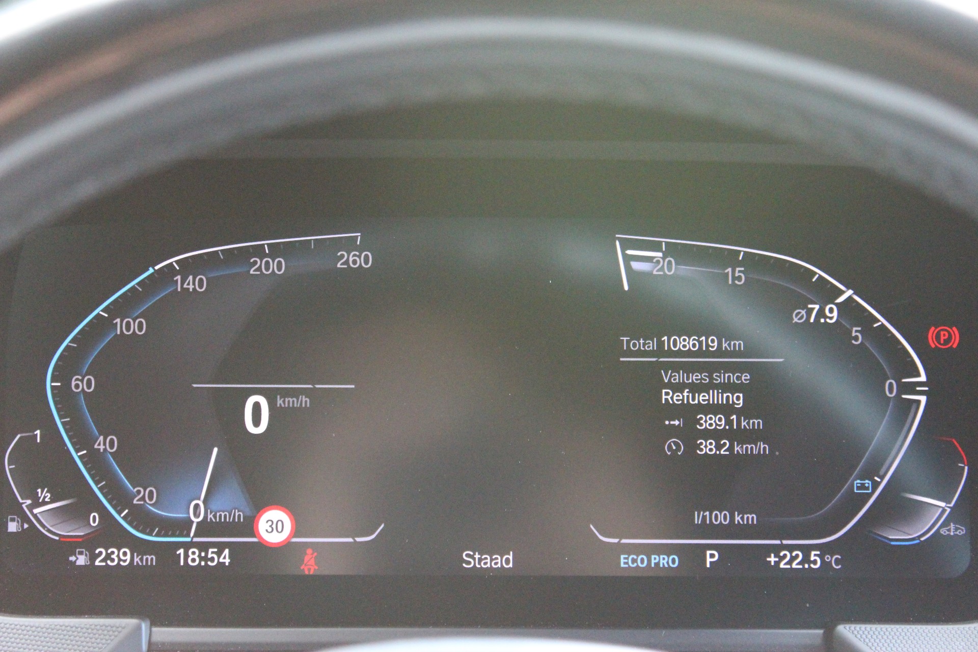 BMW 120i-image-13