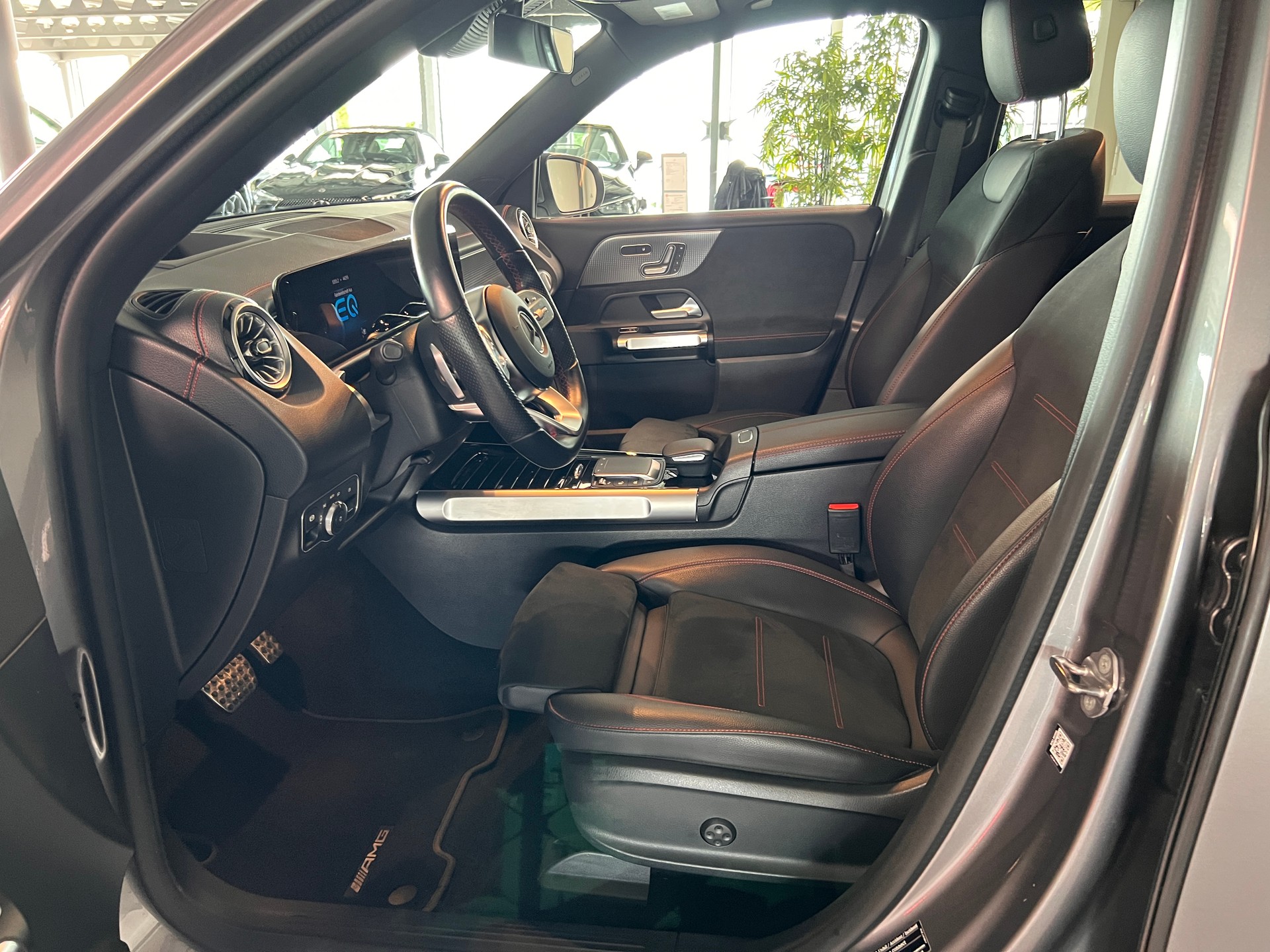 MERCEDES-BENZ EQB 350 AMG Line 4Matic-image-7