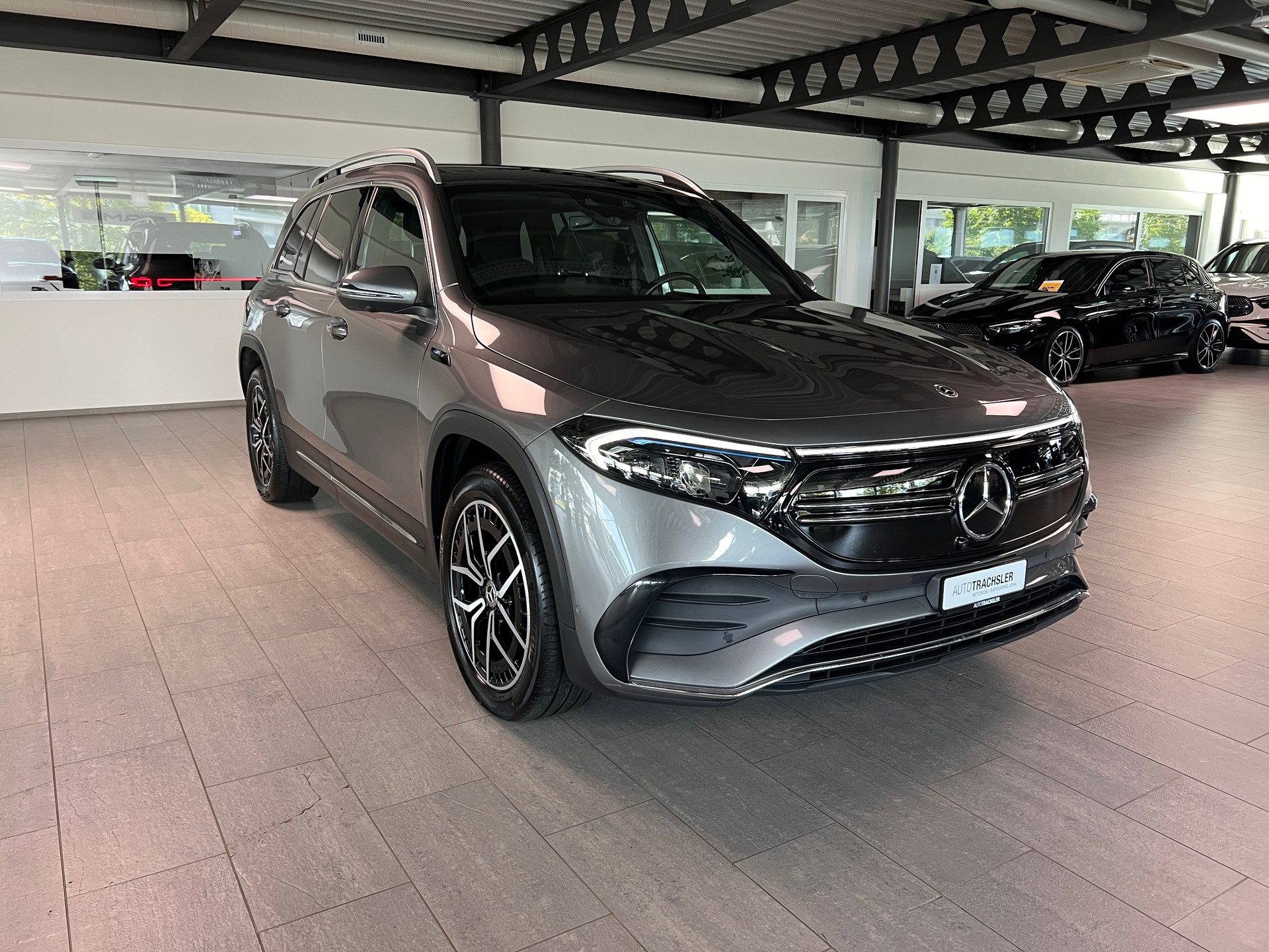 MERCEDES-BENZ EQB 350 AMG Line 4Matic-image-2