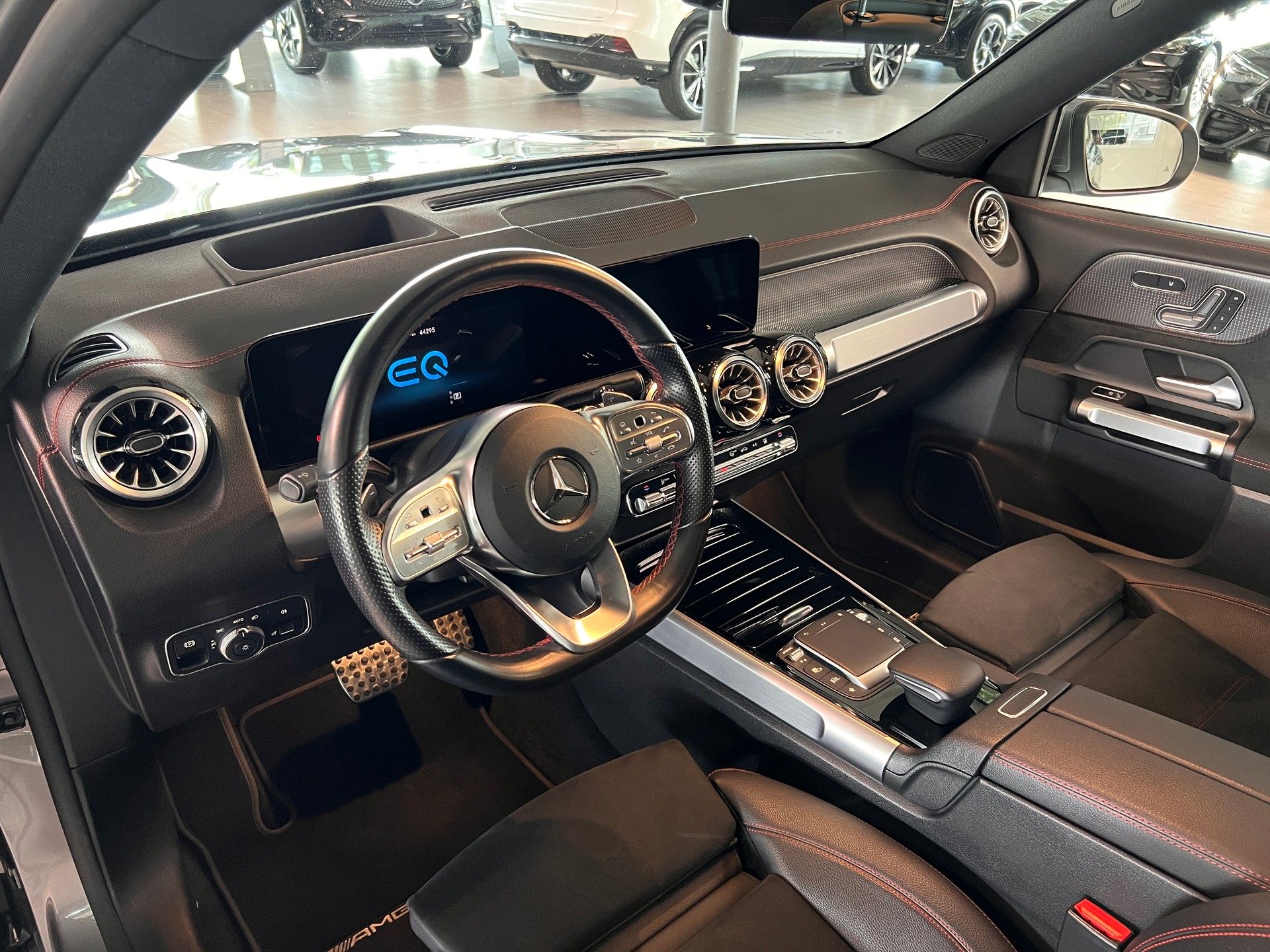 MERCEDES-BENZ EQB 350 AMG Line 4Matic-image-8