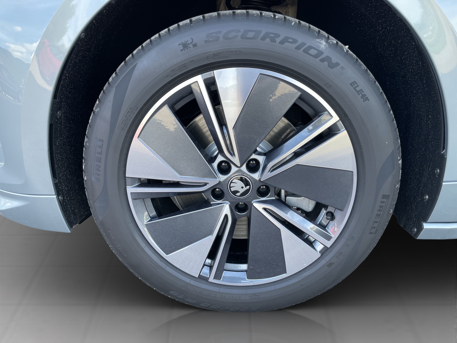 SKODA Enyaq 85 Dynamic-image-18