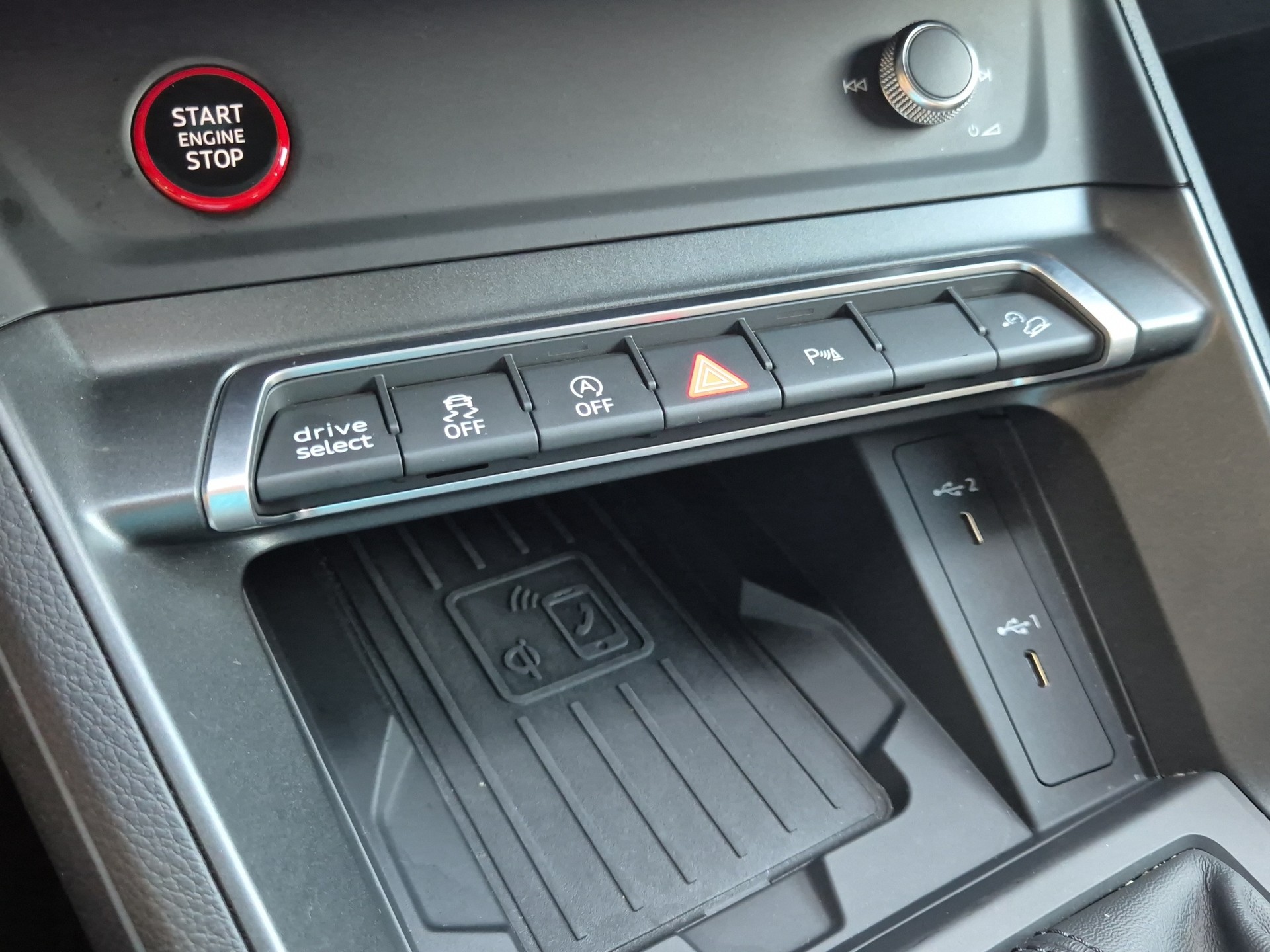 AUDI RS Q3 Sportback quattro S tronic-image-17