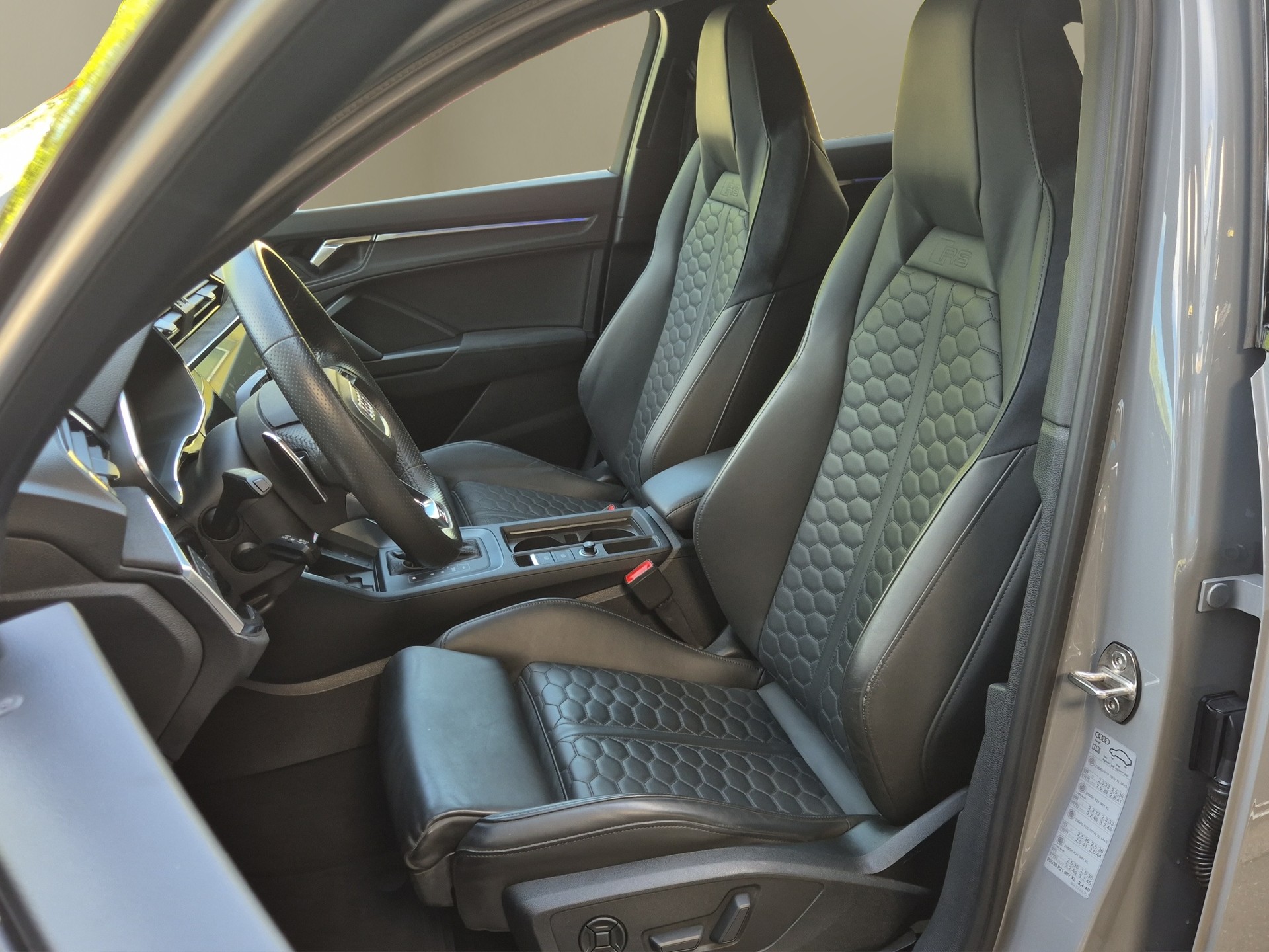 AUDI RS Q3 Sportback quattro S tronic-image-8