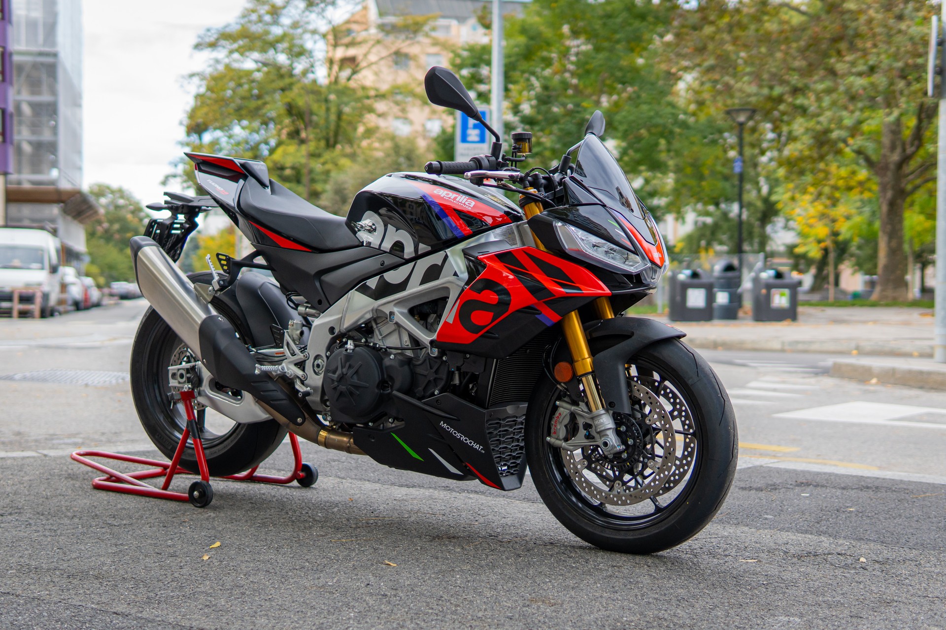 APRILIA Tuono V4 1100 Factory-image-1