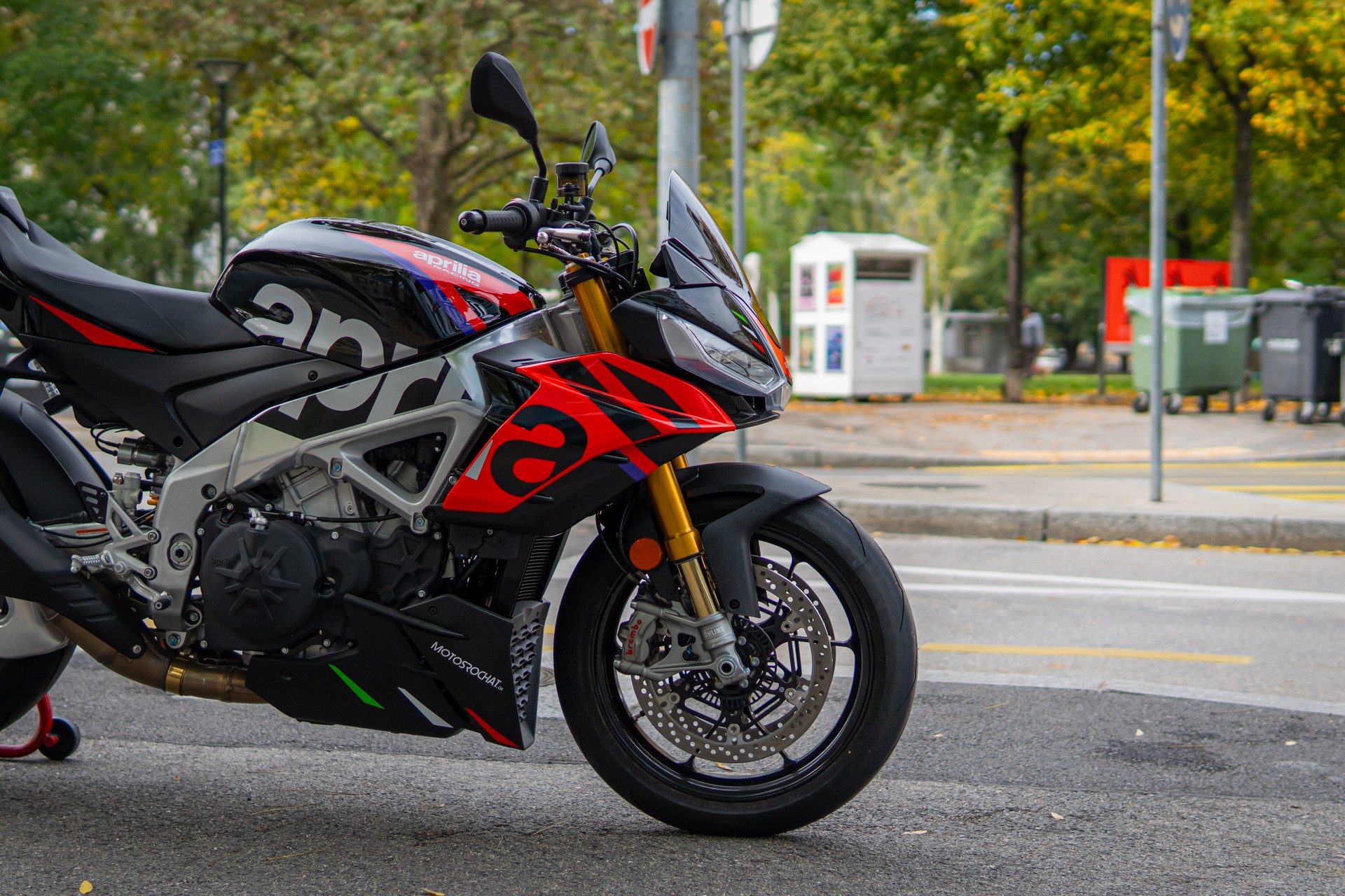 APRILIA Tuono V4 1100 Factory-image-2