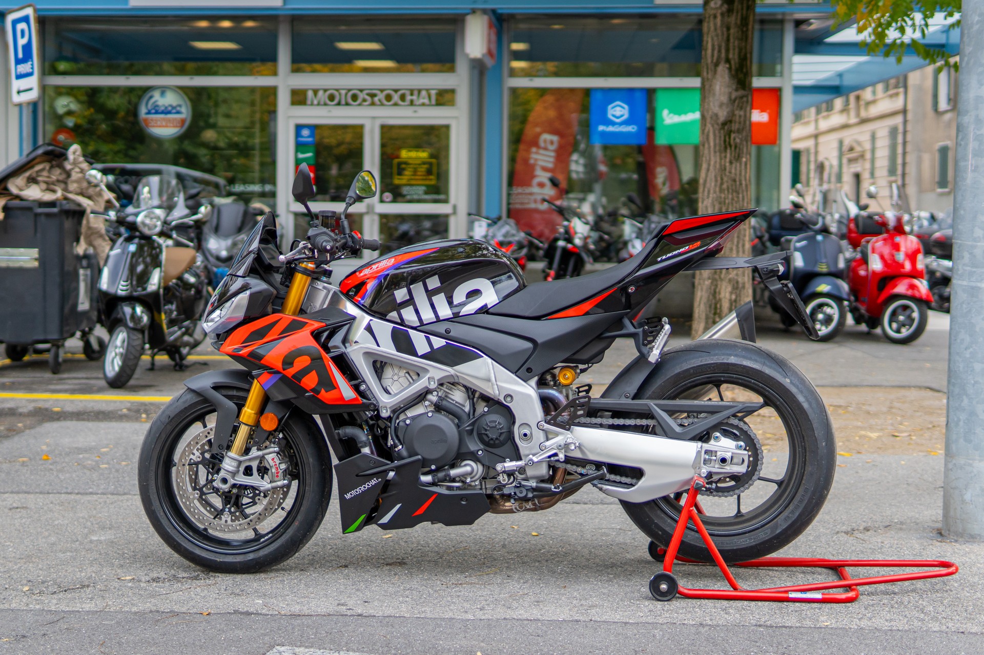 APRILIA Tuono V4 1100 Factory-image-9