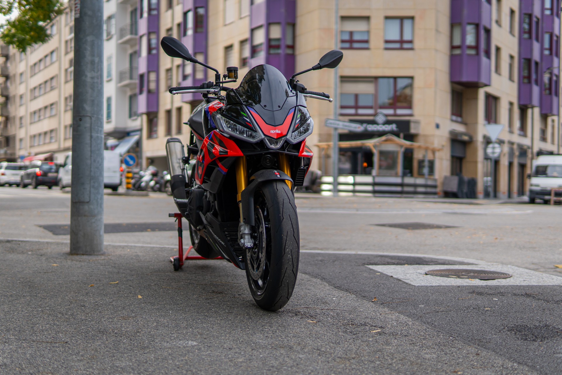 APRILIA Tuono V4 1100 Factory-image-6