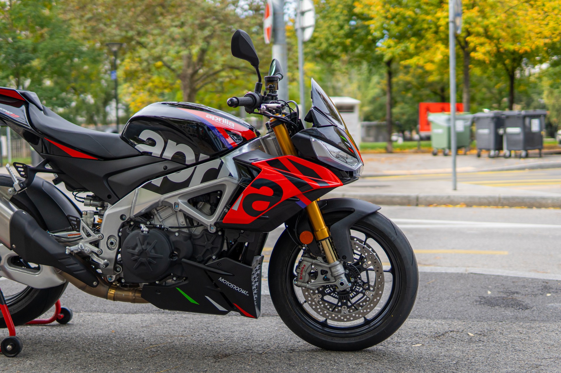 APRILIA Tuono V4 1100 Factory-image-5