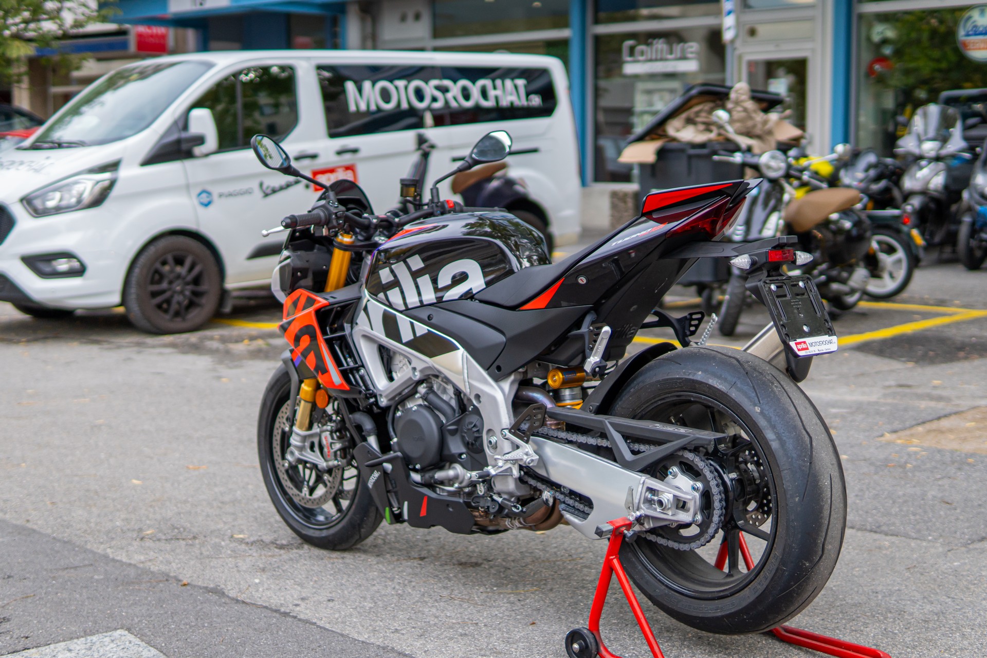 APRILIA Tuono V4 1100 Factory-image-7