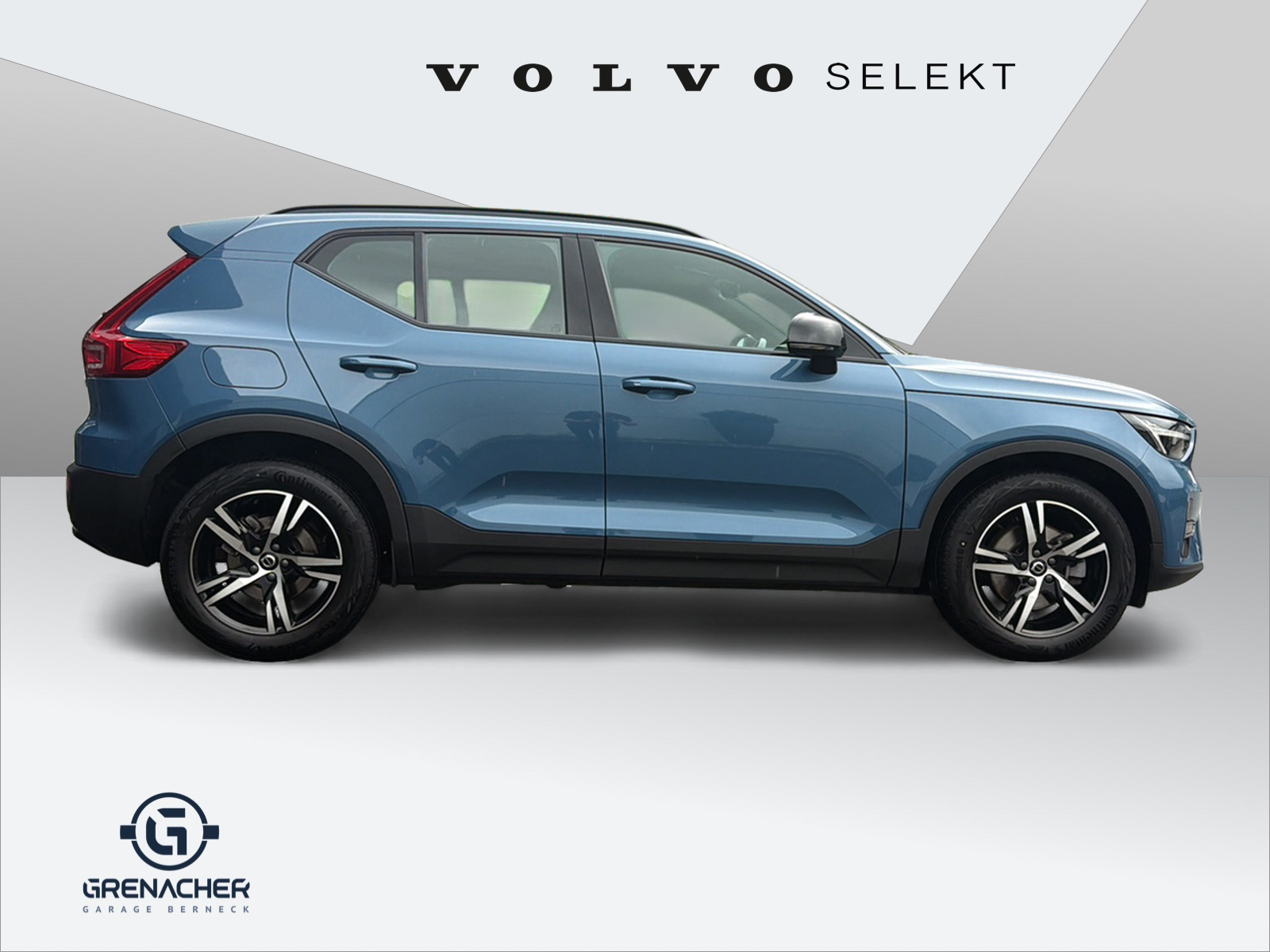 VOLVO XC40 2.0 B5 MH Plus Dark AWD-showroom-element-2