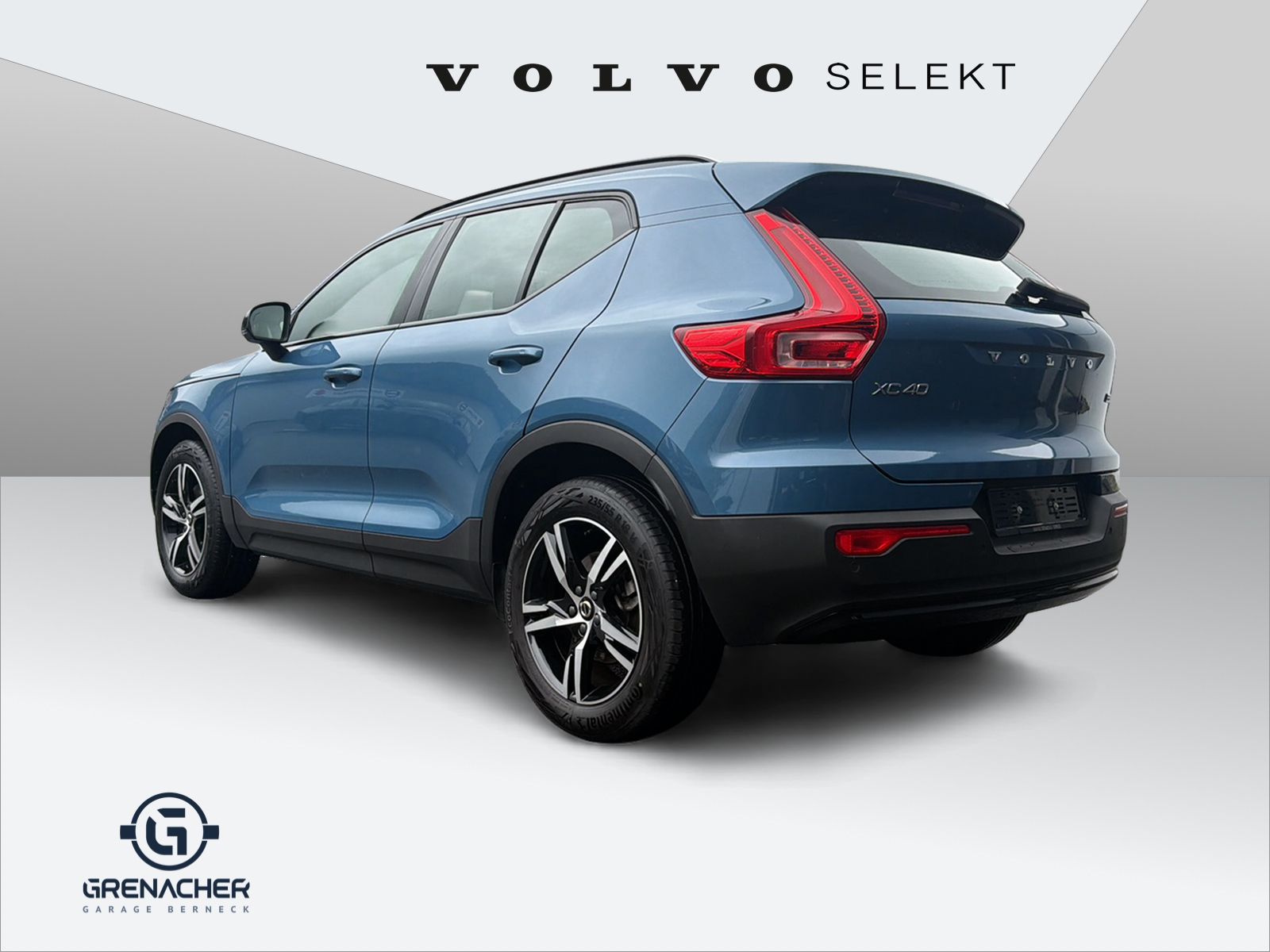 VOLVO XC40 2.0 B5 MH Plus Dark AWD-showroom-element-3