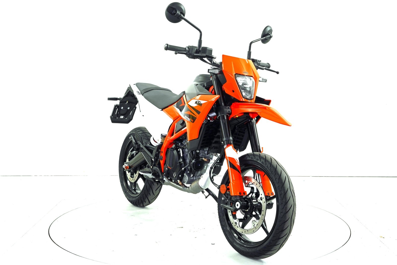 KTM 125 SMC R ABS-image-1