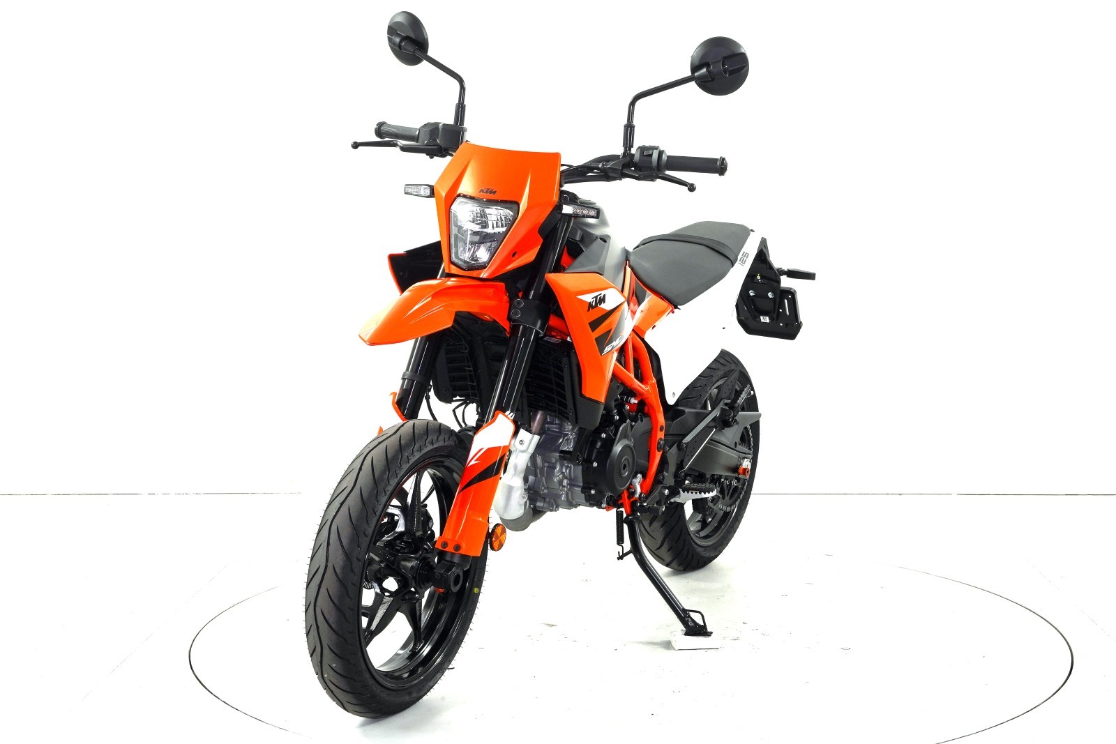 KTM 125 SMC R ABS-image-2