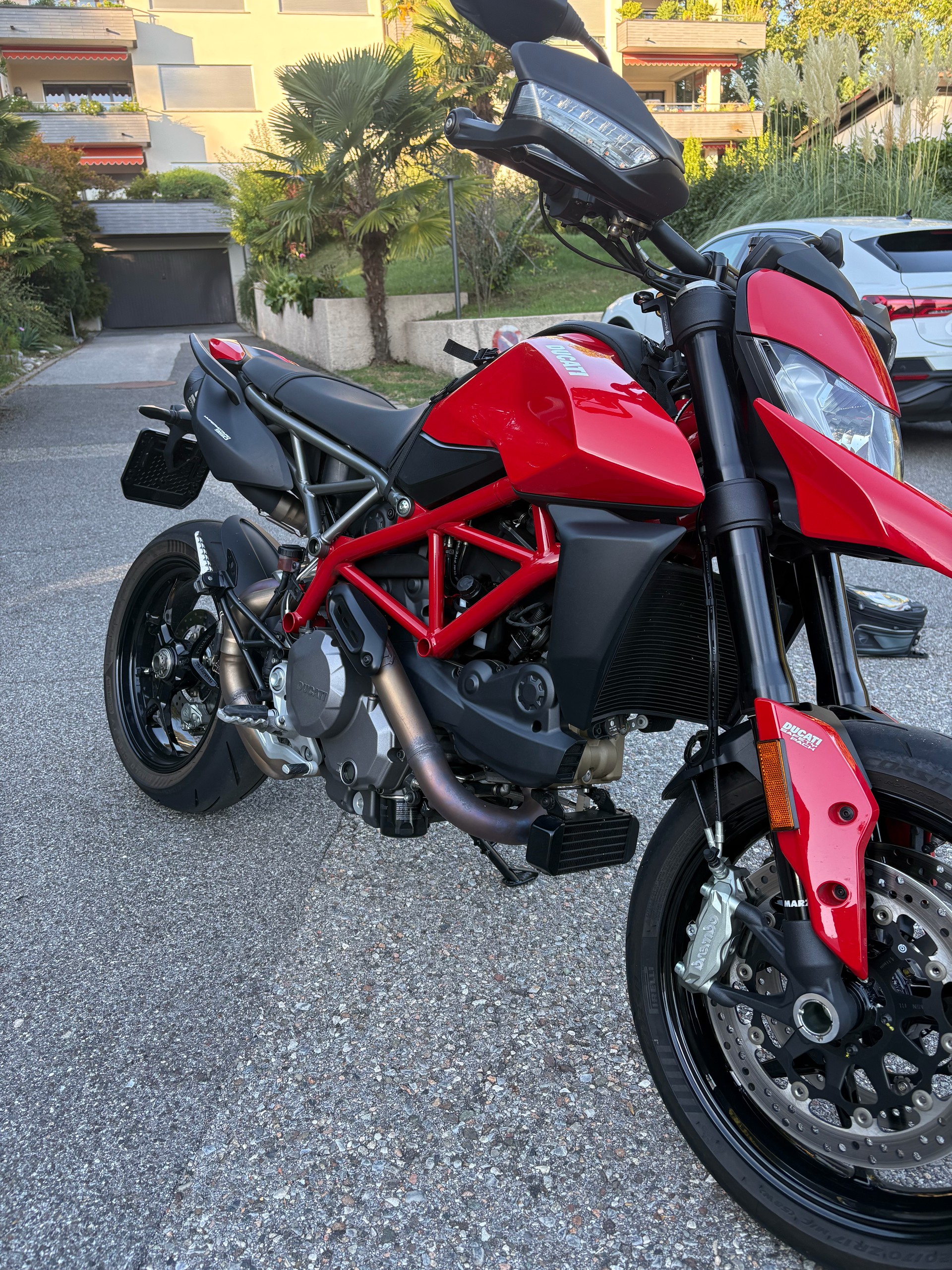 DUCATI Hypermotard 950-image-9