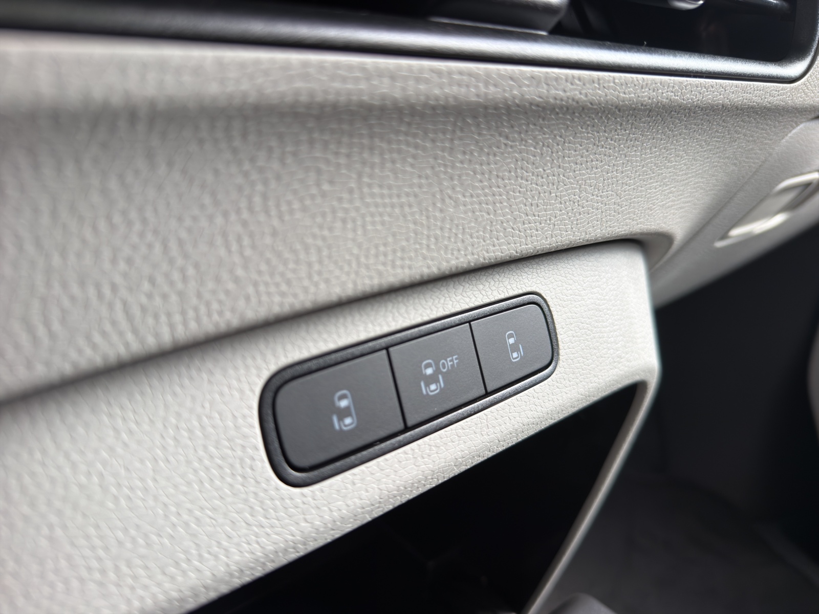 VW ID.Buzz LWB Pro 4 Motion-image-14