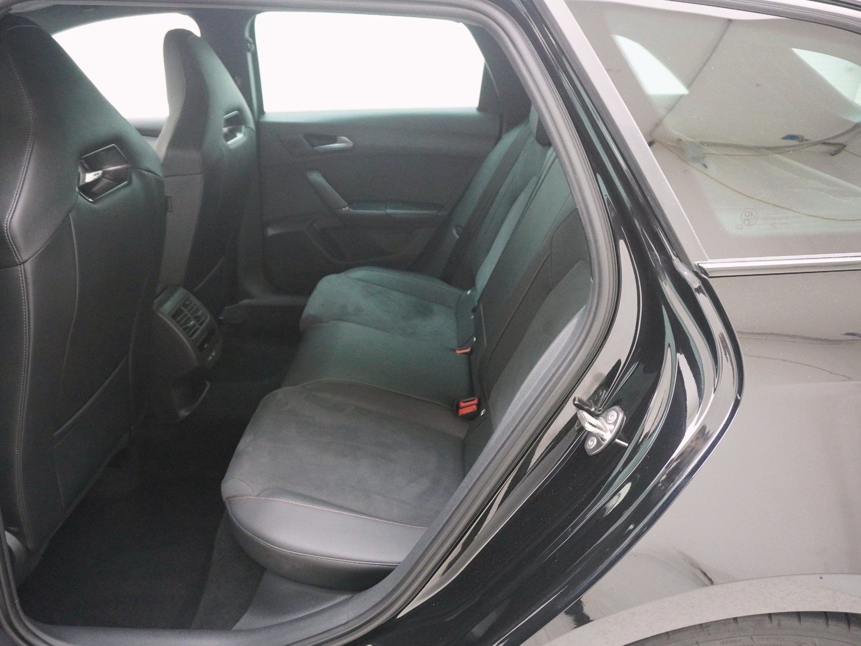 CUPRA Leon ST 2.0 TSI VZ 4Drive DSG-image-17