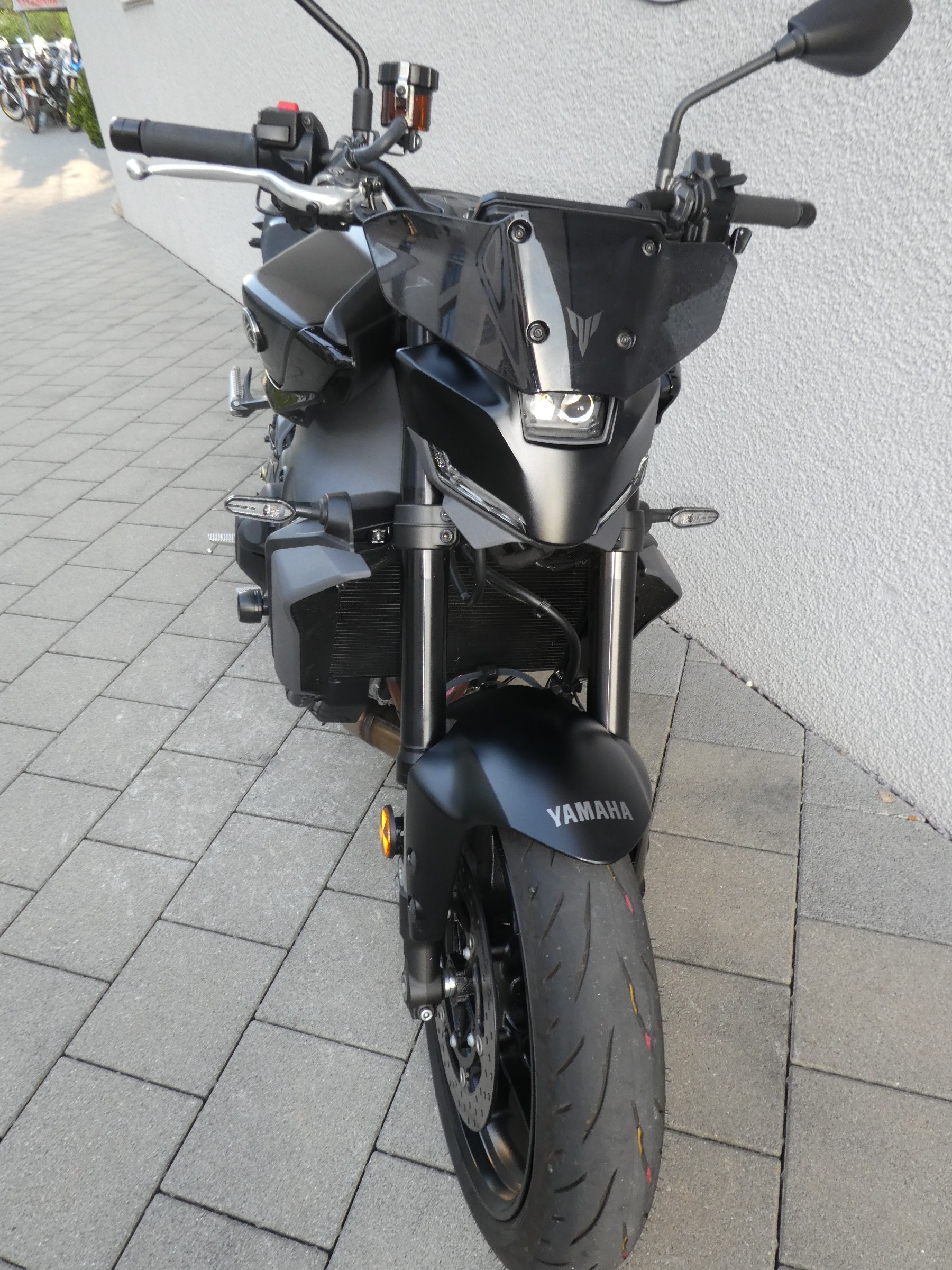YAMAHA MT-09 Y-AMT-image-3