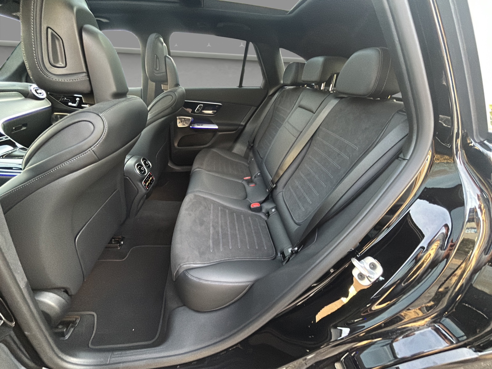 MERCEDES-BENZ GLC 220 d 4Matic 9G-Tronic-image-13