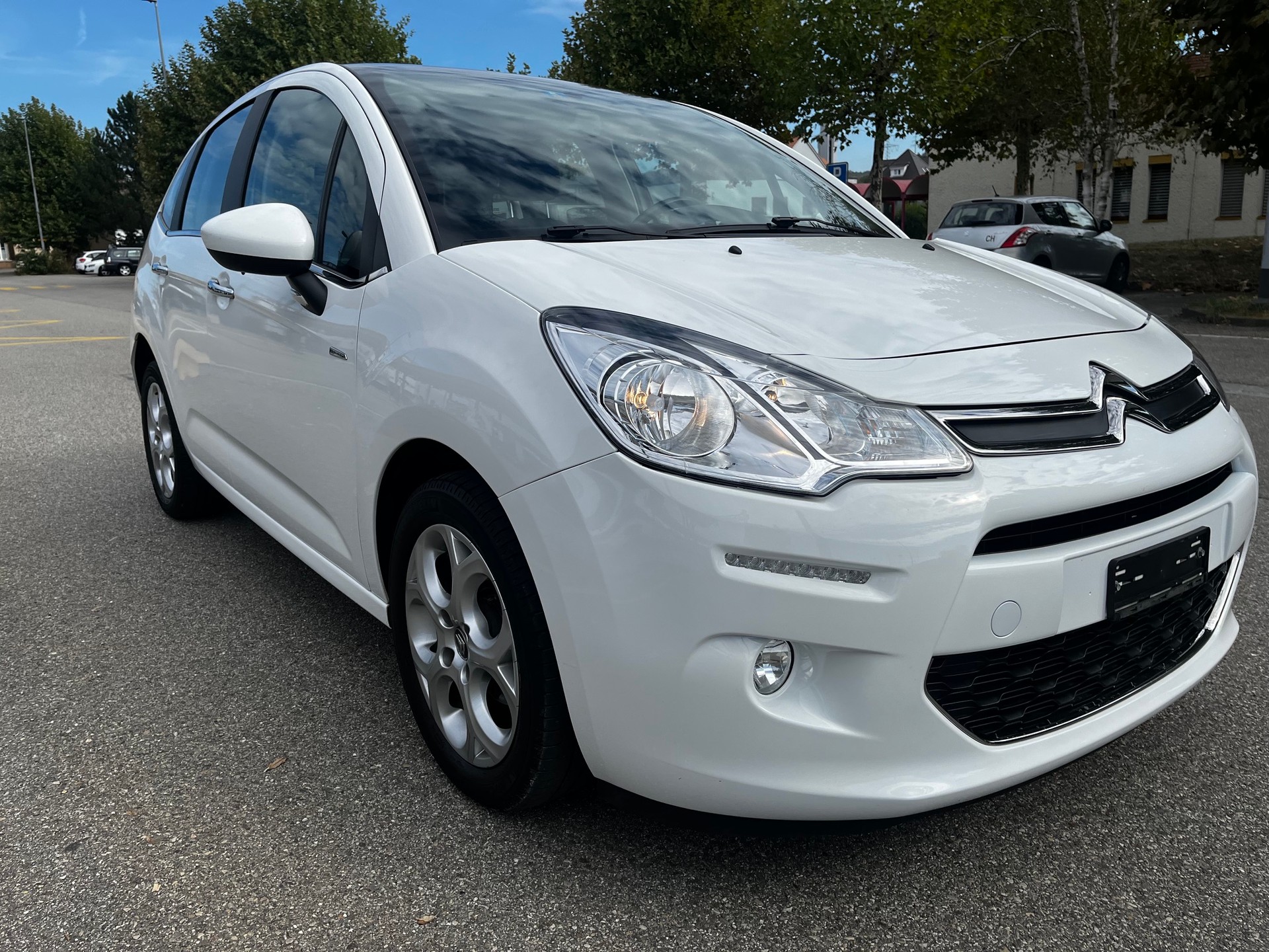 CITROEN C3 1.2i Exclusive ETG5-image-2