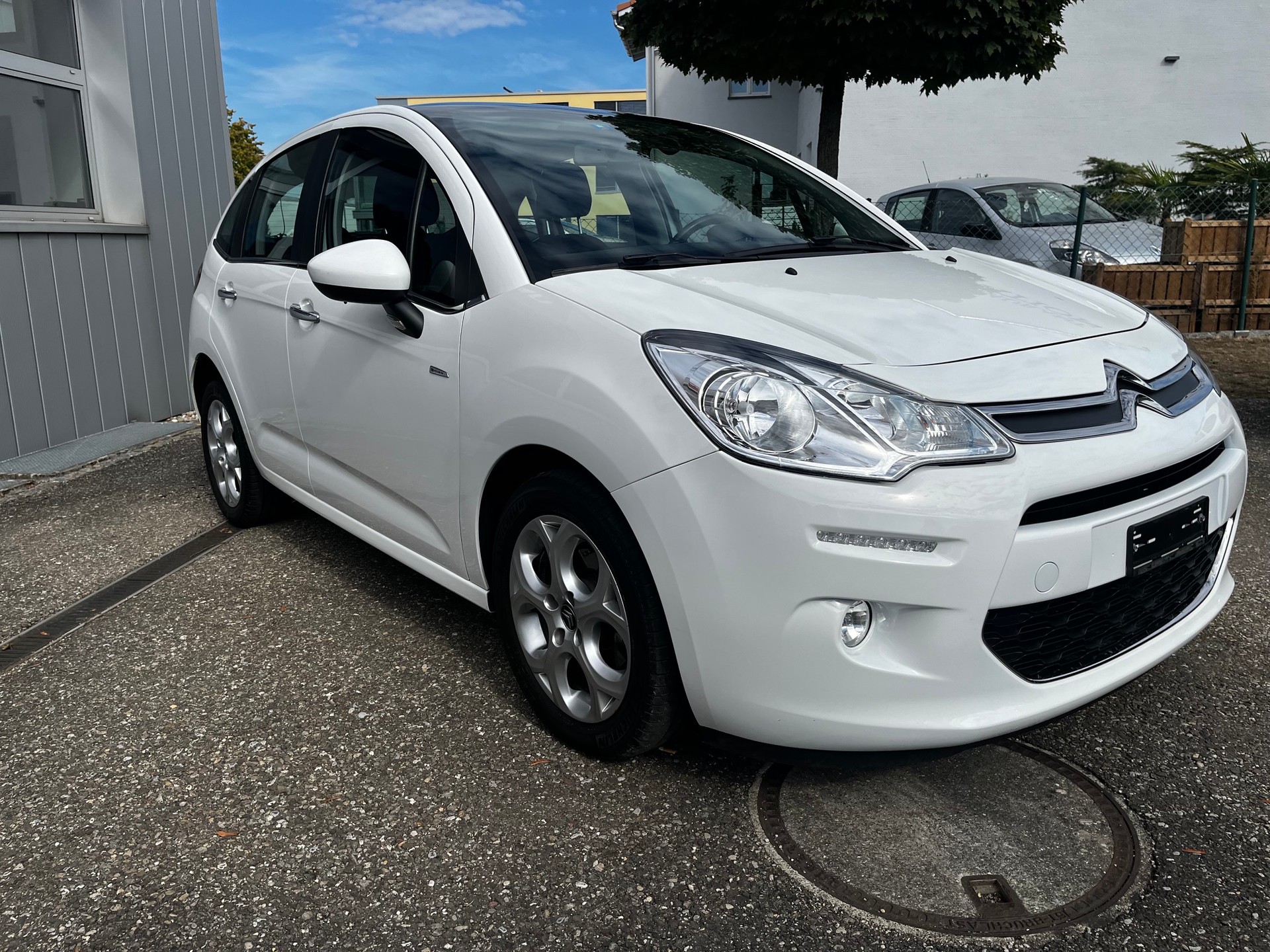 CITROEN C3 1.2i Exclusive ETG5-image-8