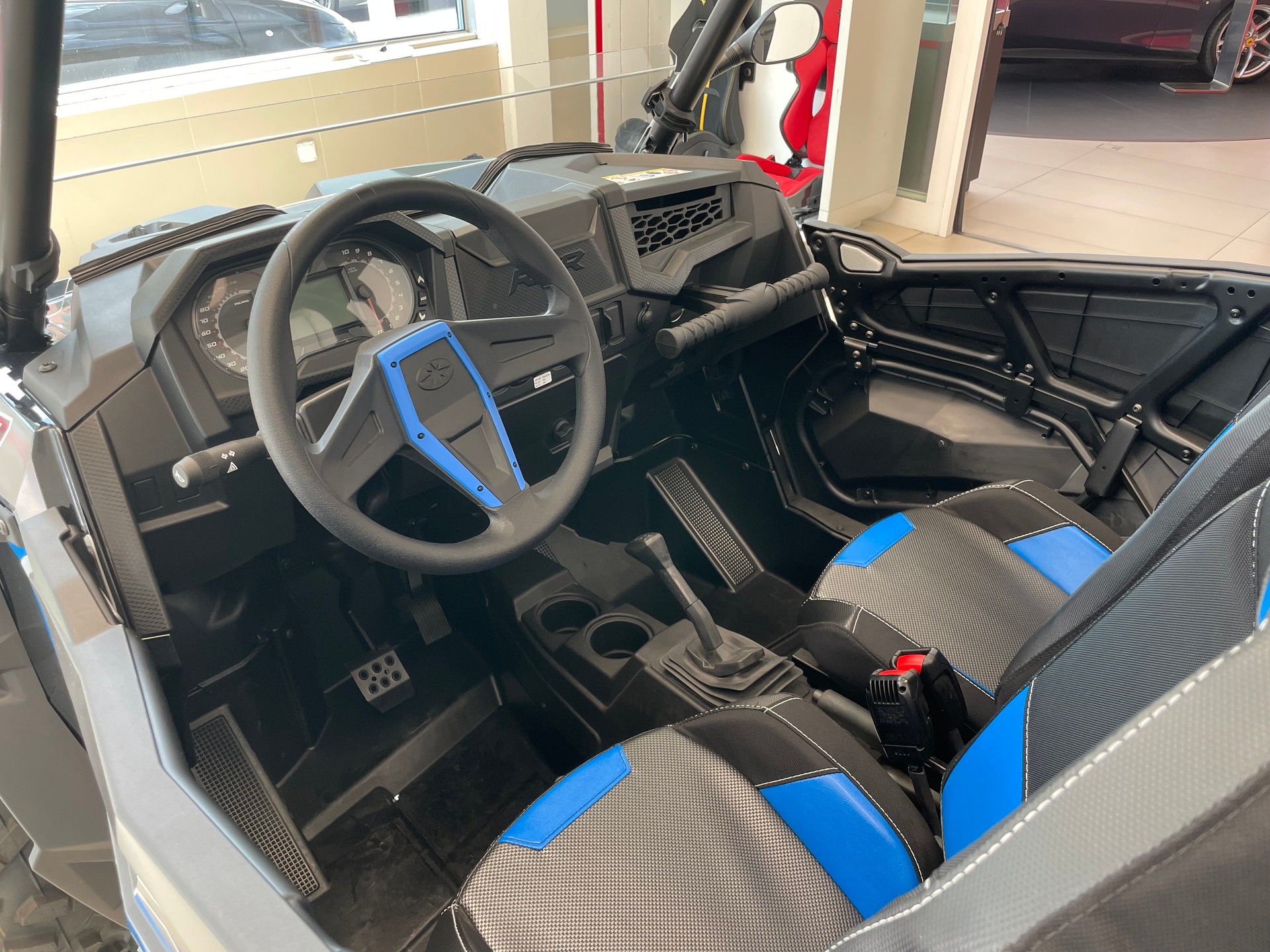 POLARIS RZR XP 1000-image-10