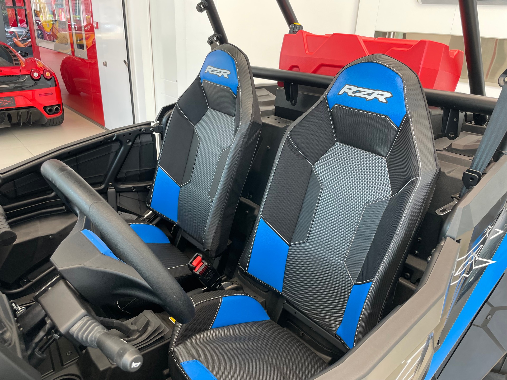 POLARIS RZR XP 1000-image-9