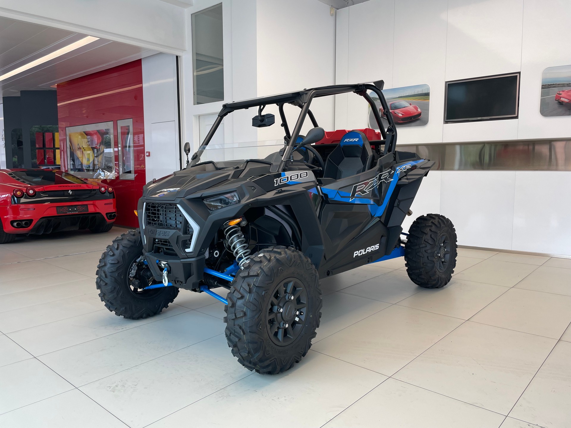 POLARIS RZR XP 1000