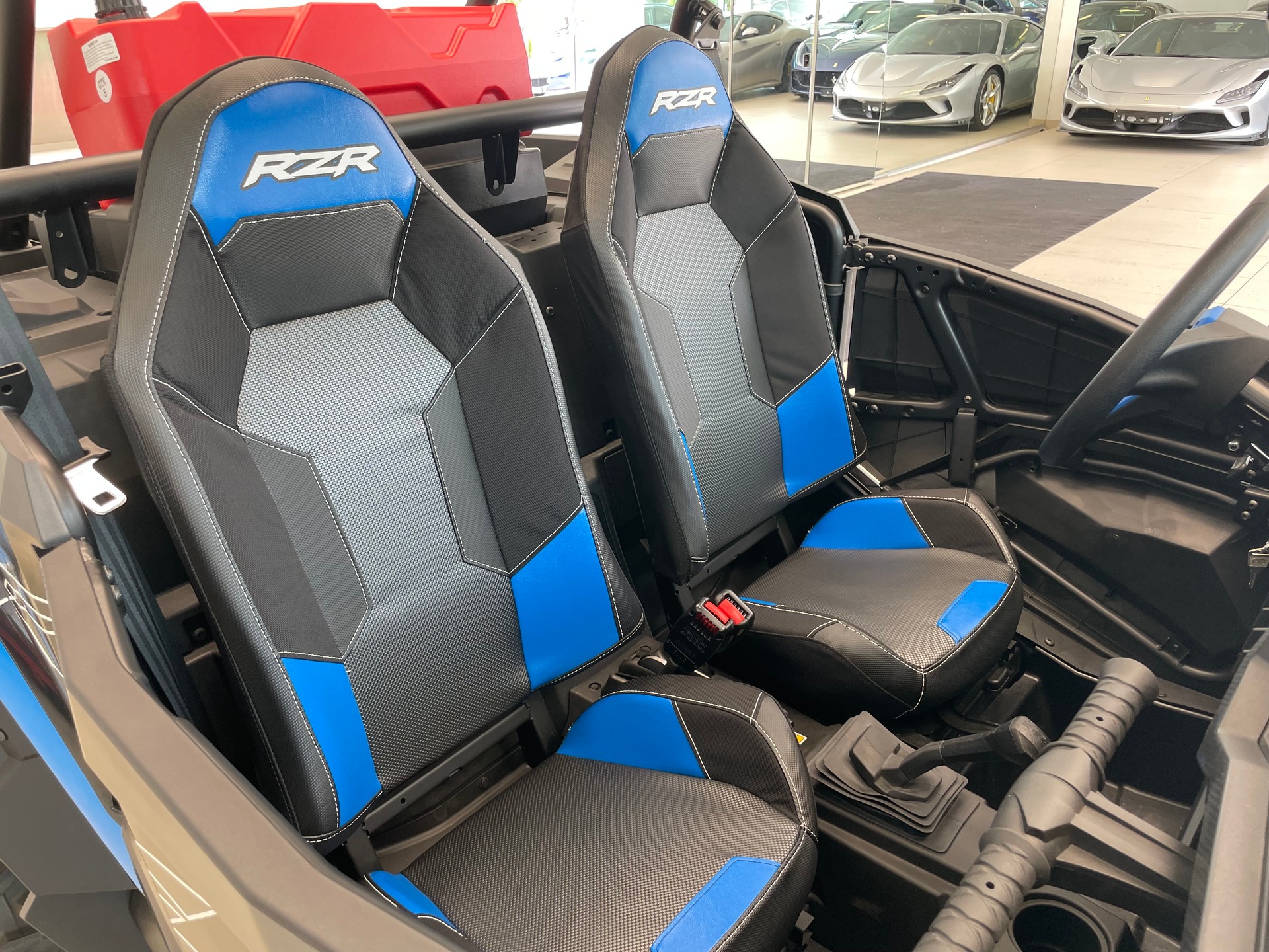 POLARIS RZR XP 1000-image-12
