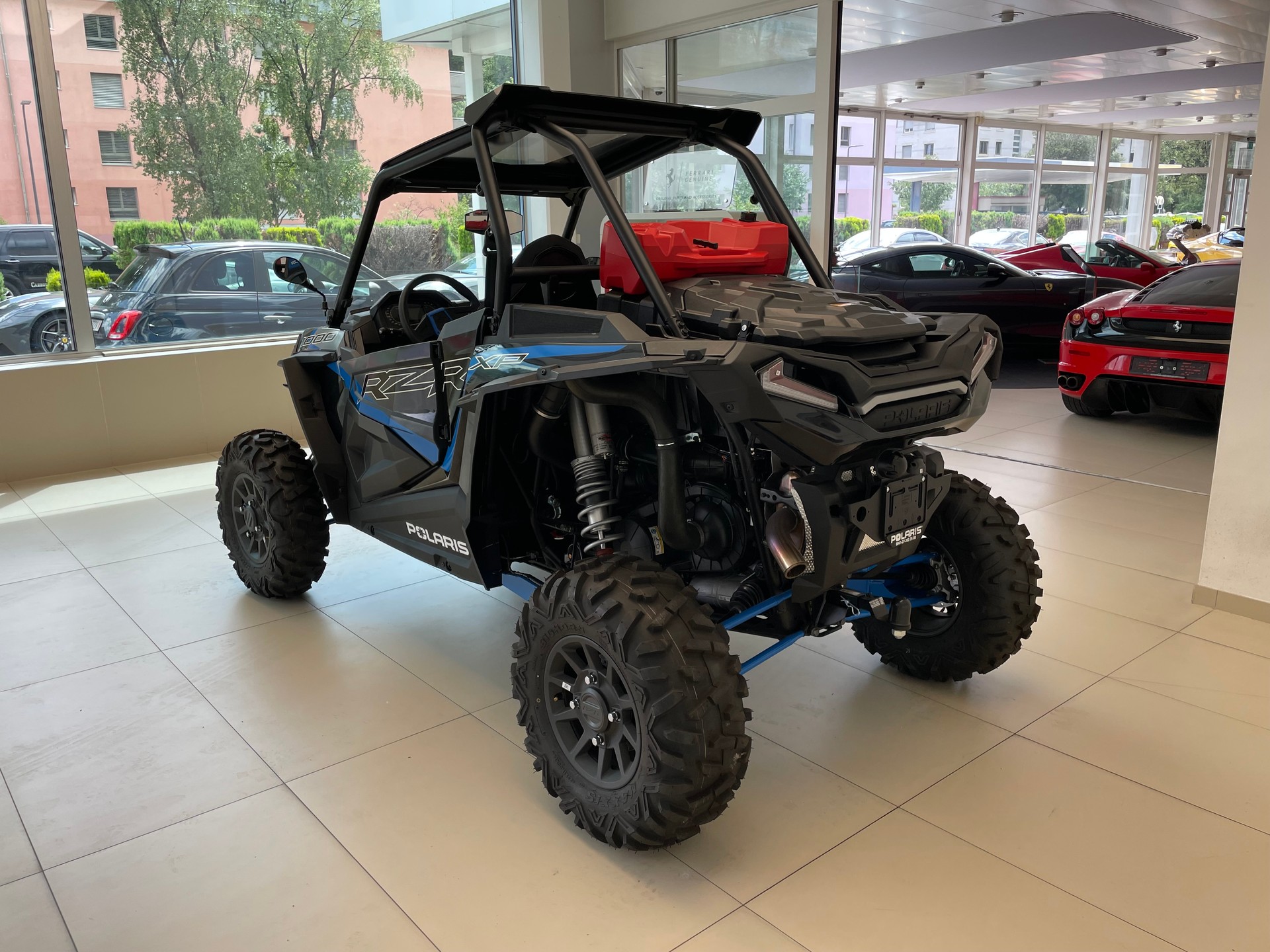 POLARIS RZR XP 1000-image-6