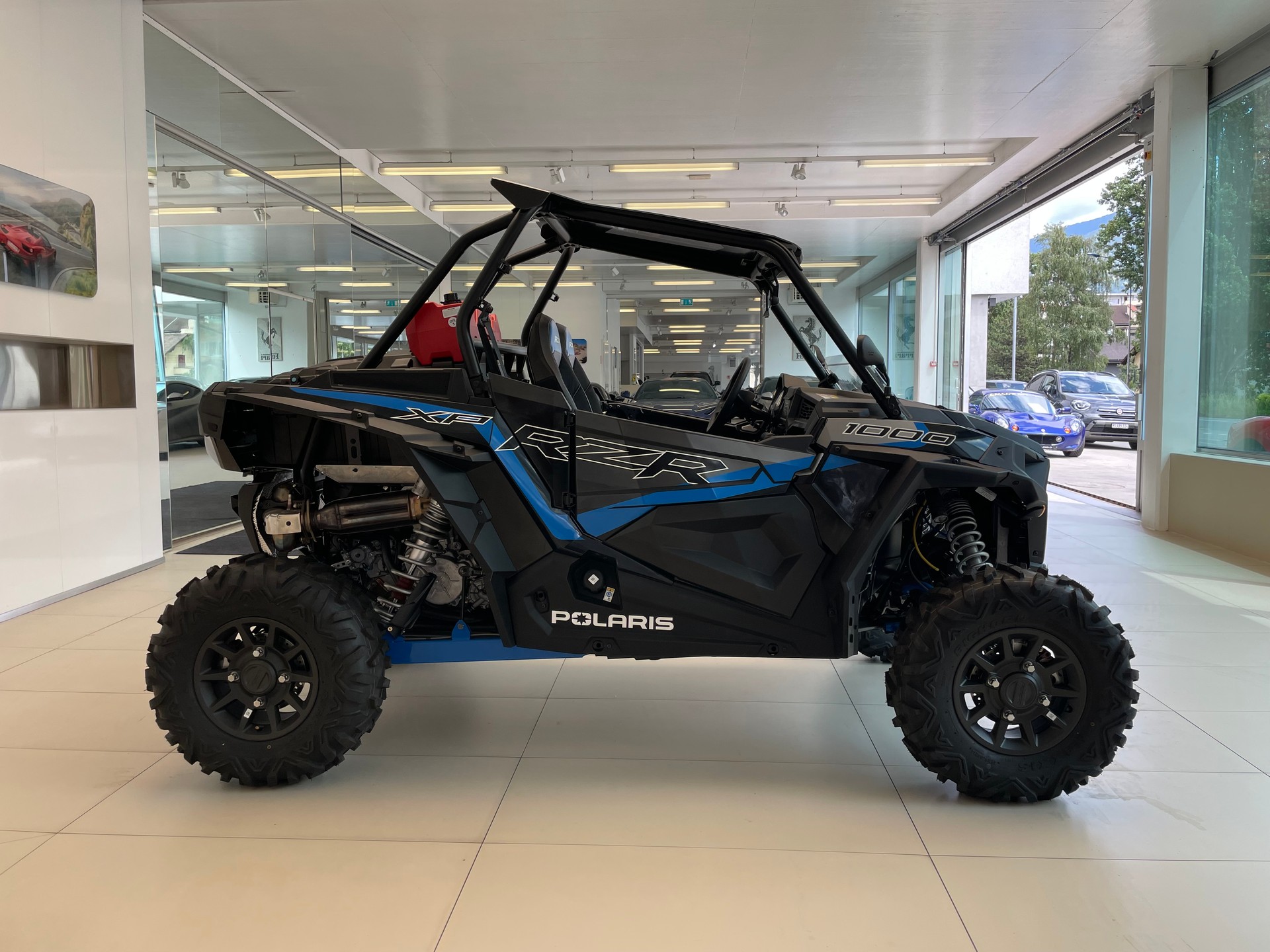 POLARIS RZR XP 1000-image-3