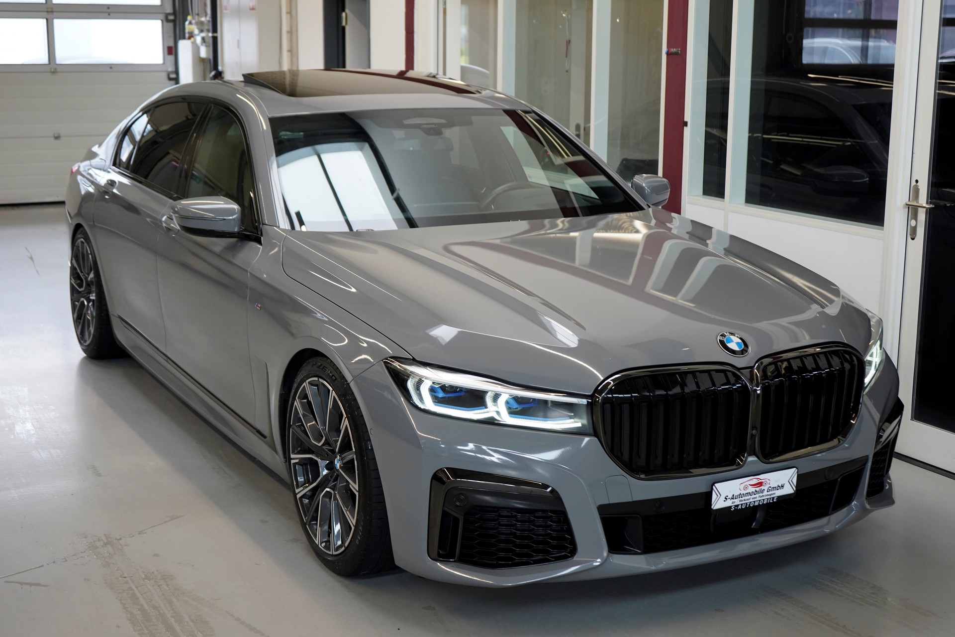 BMW 750Li xDrive Steptronic-image-9