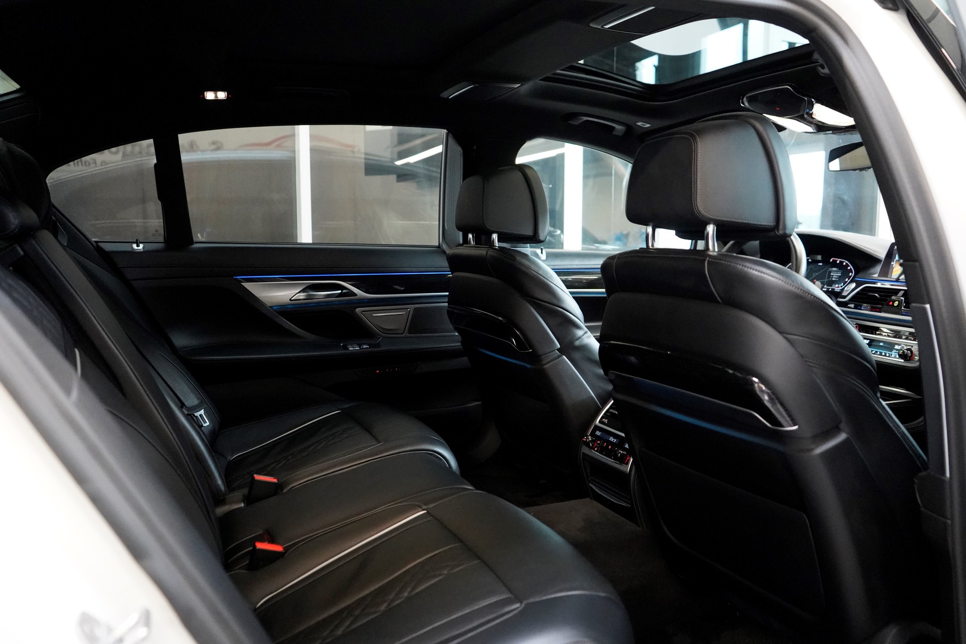 BMW 750Li xDrive Steptronic-image-13