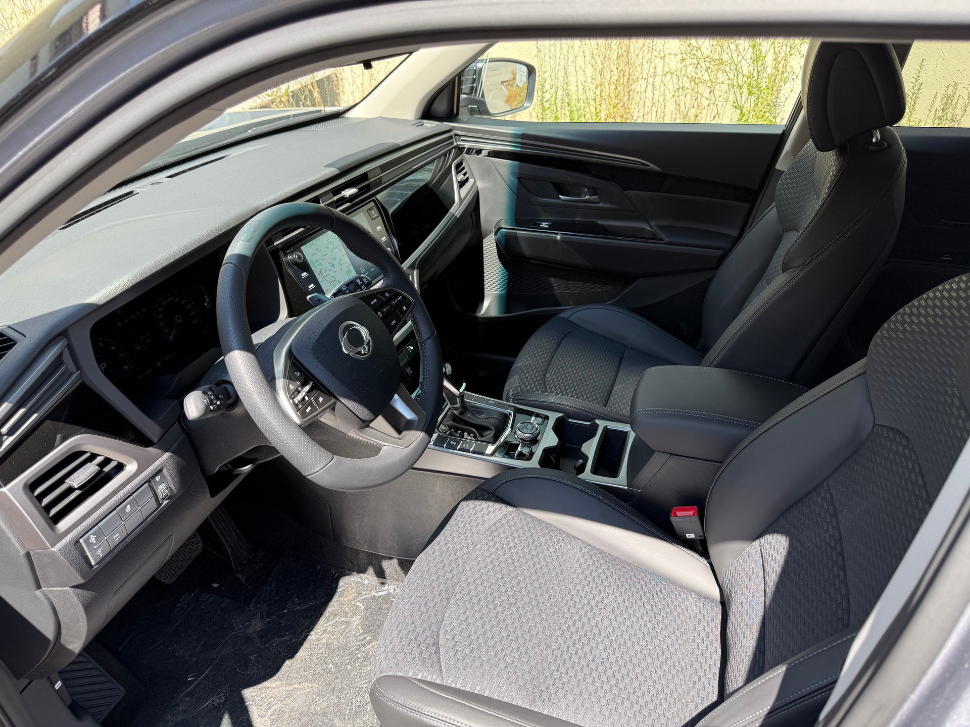KGM-SsangYong Korando 1.5 T GDI Blackline 4WD Automat-image-7