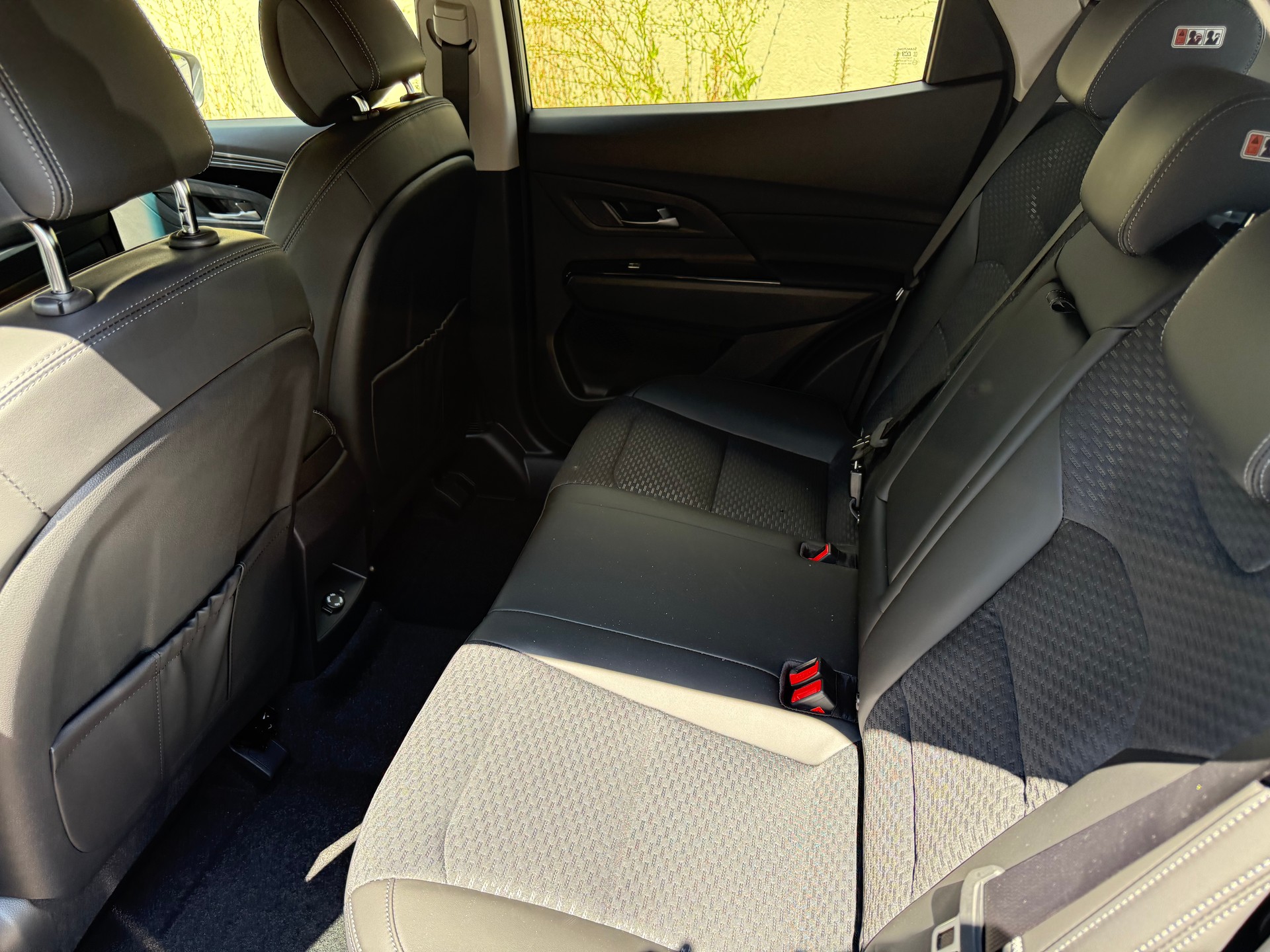 KGM-SsangYong Korando 1.5 T GDI Blackline 4WD Automat-image-8