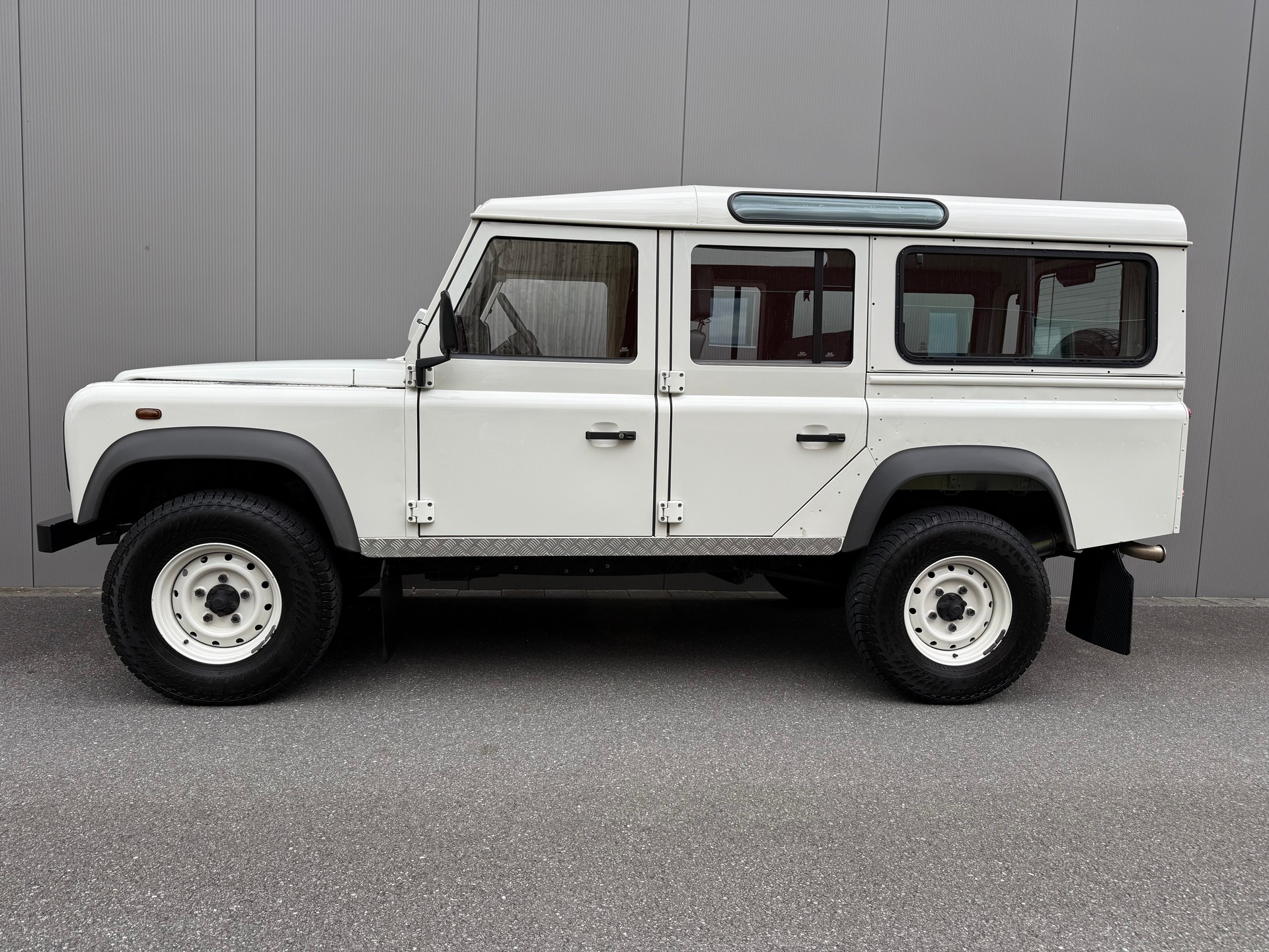 LAND ROVER Defender 110 TD5 3,5T-showroom-element-1