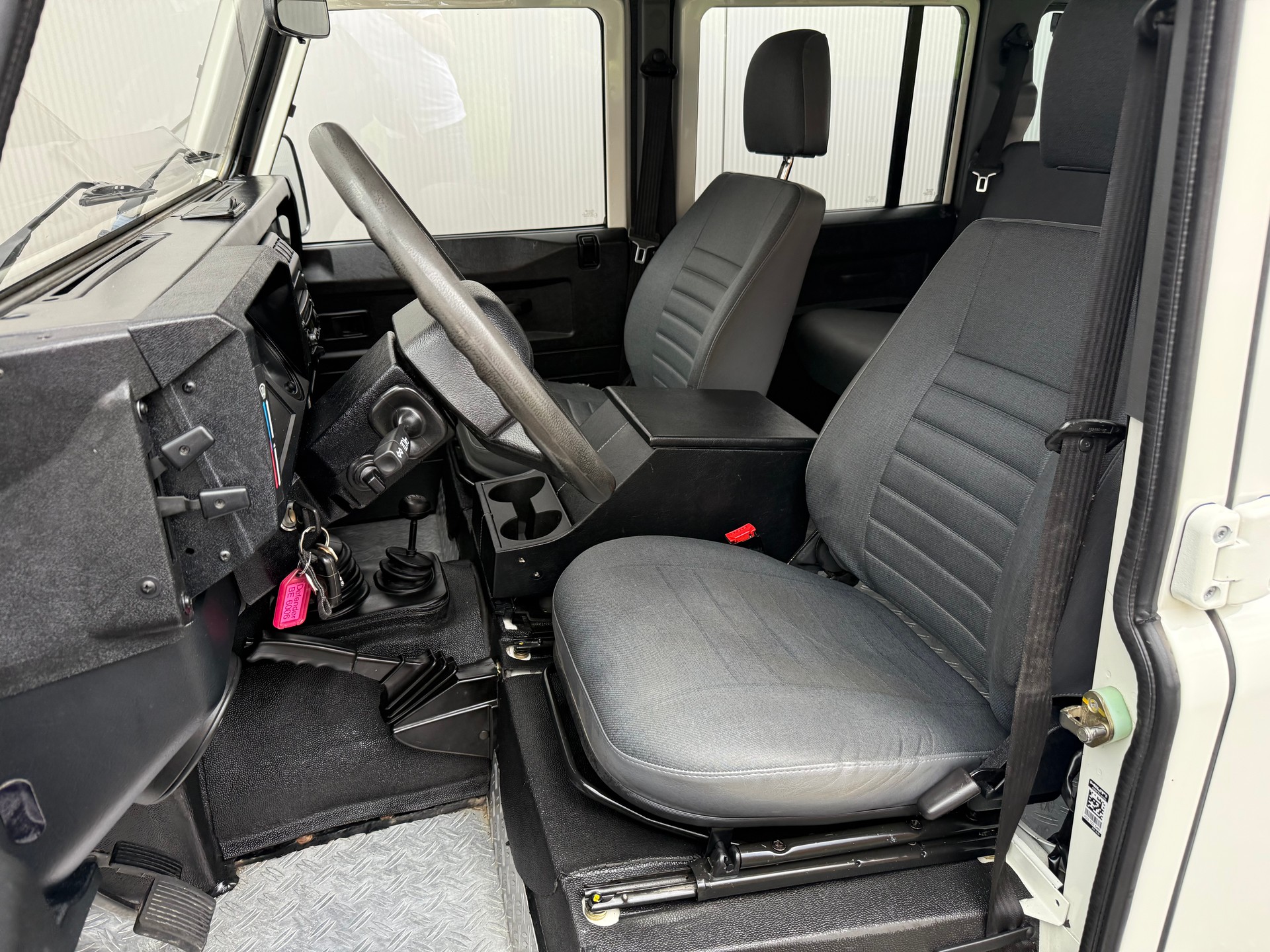 LAND ROVER Defender 110 TD5 3,5T-image-6