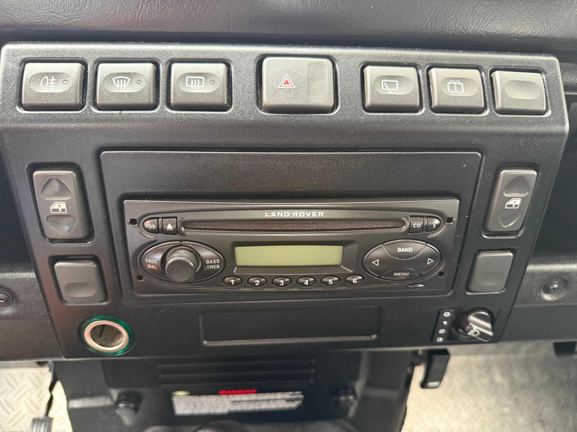 LAND ROVER Defender 110 TD5 3,5T-image-22