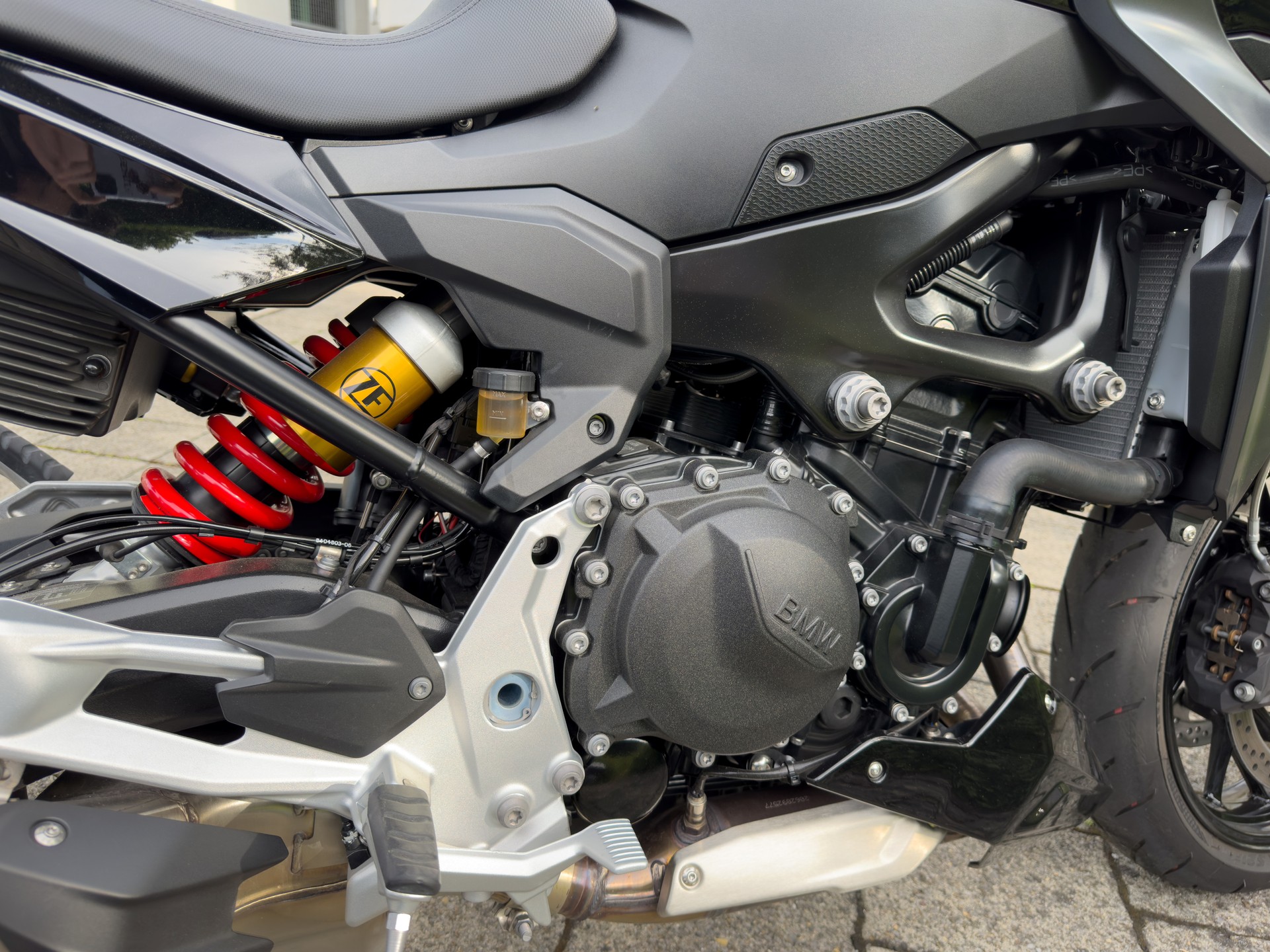BMW F 900 R A2 (35kW) ABS-image-3