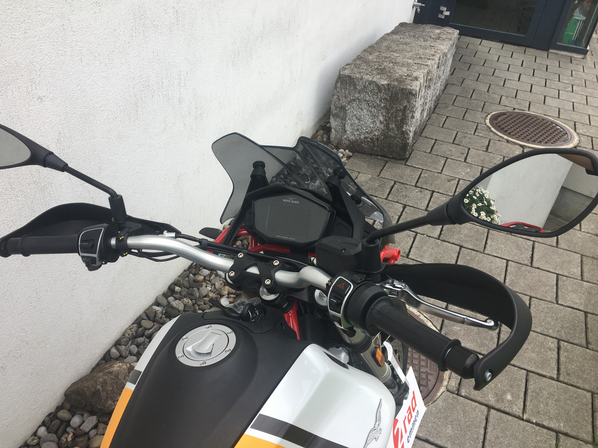 MOTO GUZZI V85 TT Premium Graphics HAMMERPREIS + 4 JAHRE GARANTIE-image-4