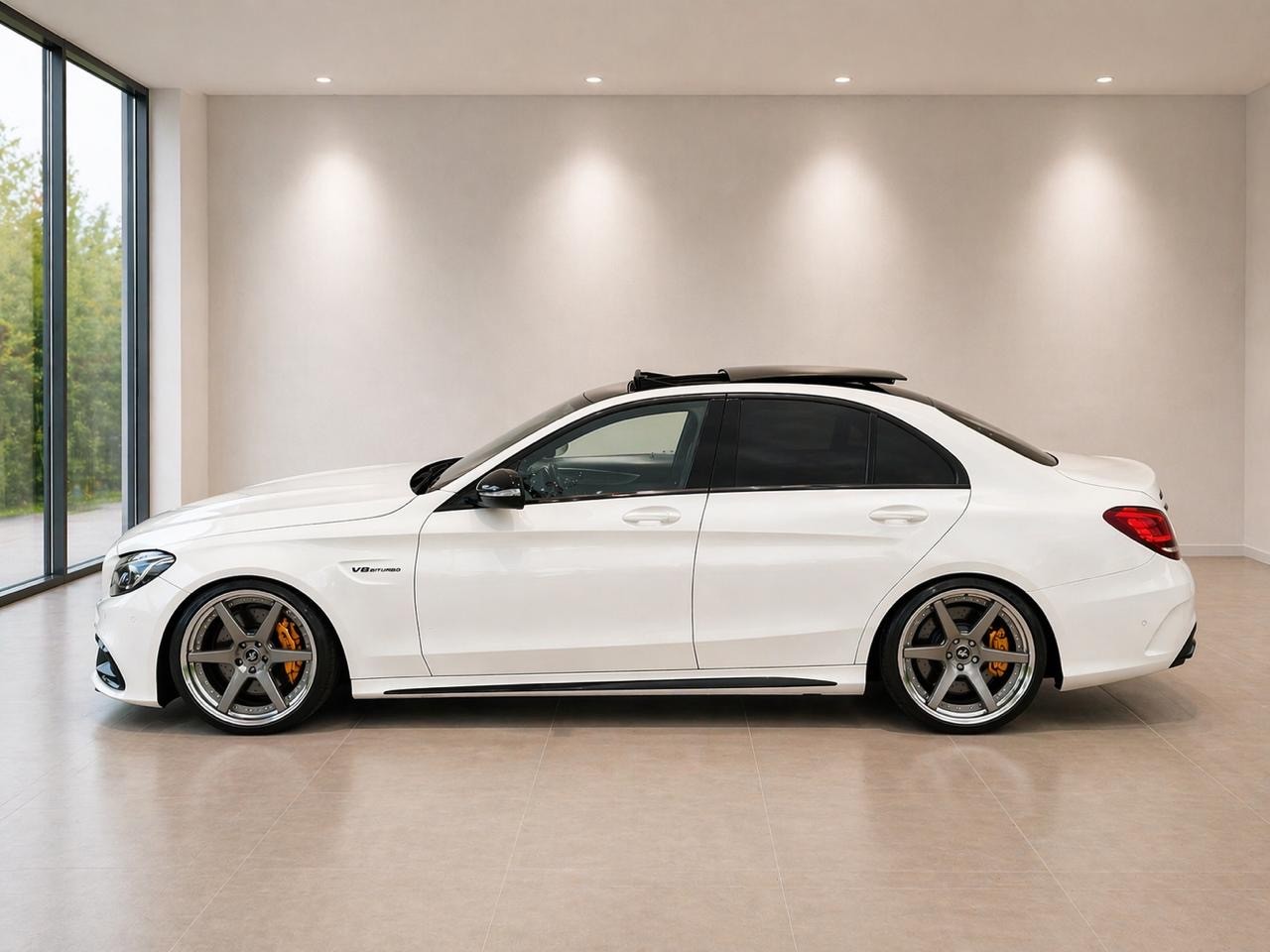 MERCEDES-BENZ C 63 AMG-image-2