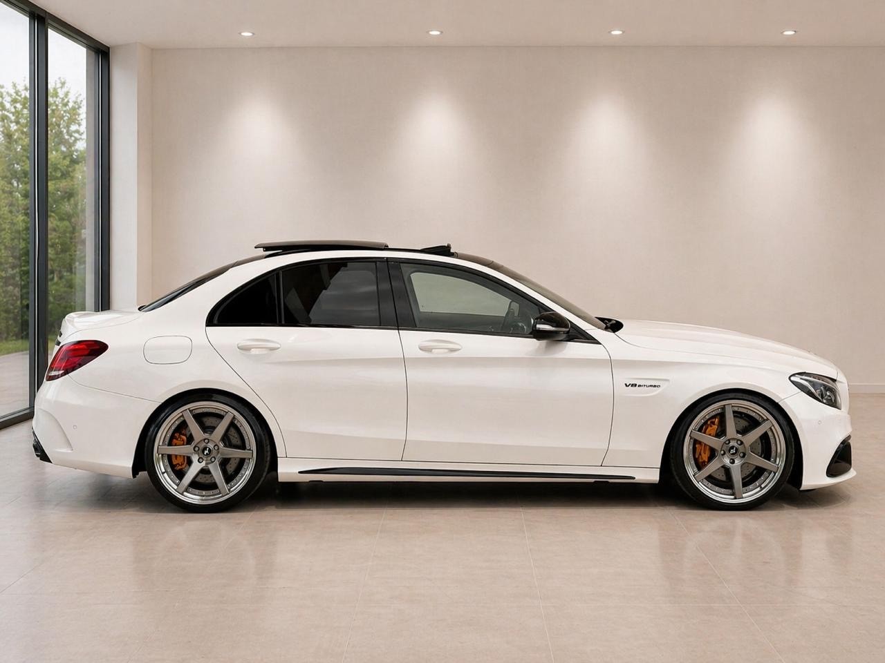 MERCEDES-BENZ C 63 AMG-image-5