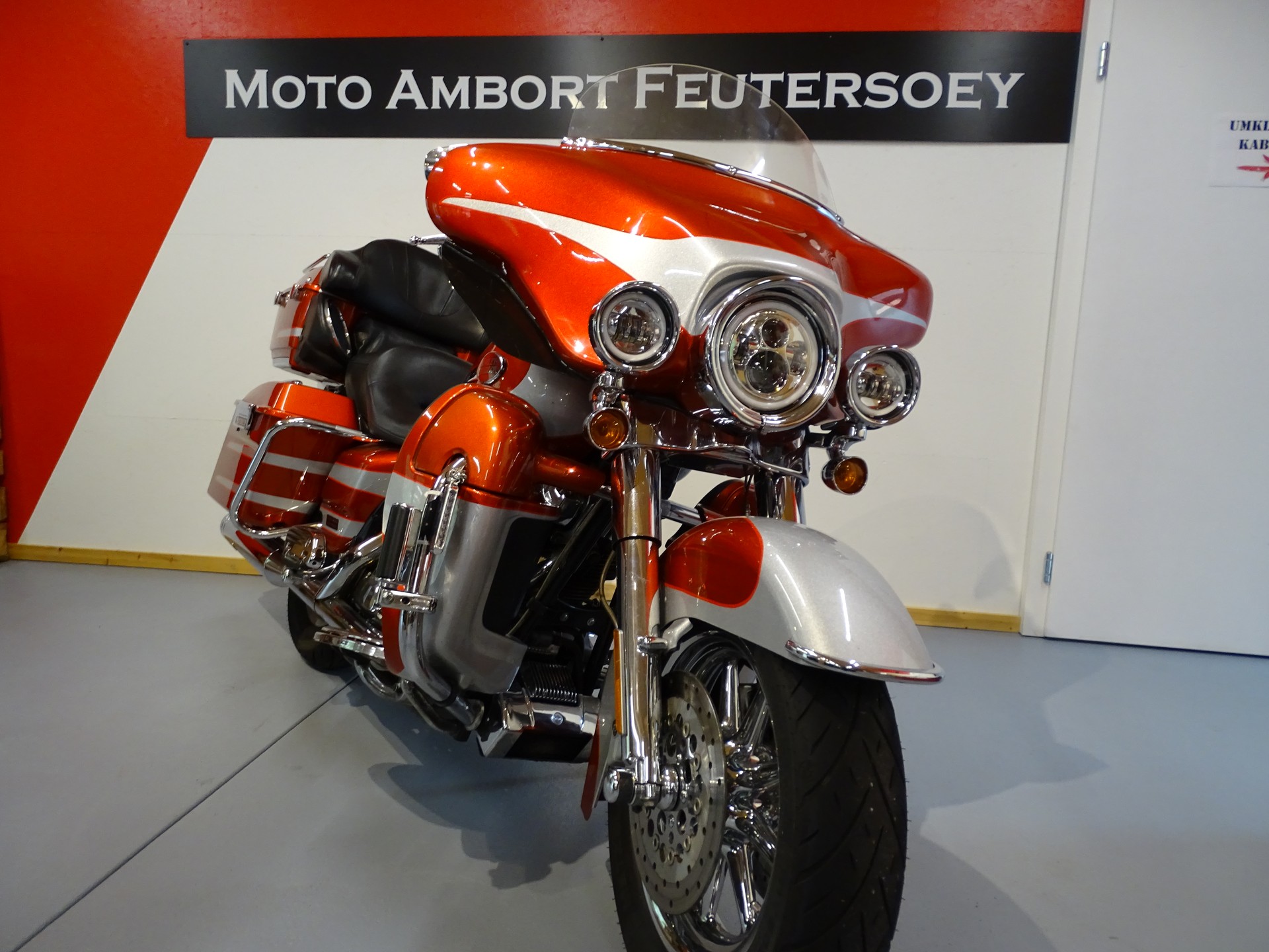 HARLEY-DAVIDSON FLHTCUSE3 Electra Glide CVO-image-1