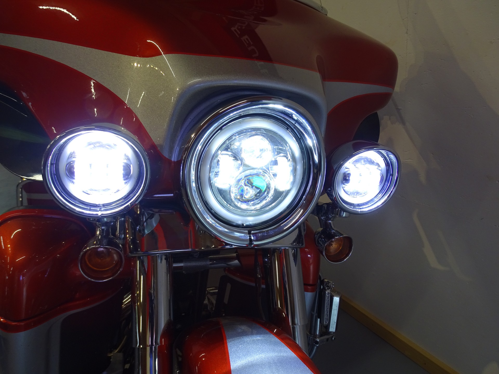 HARLEY-DAVIDSON FLHTCUSE3 Electra Glide CVO-image-4
