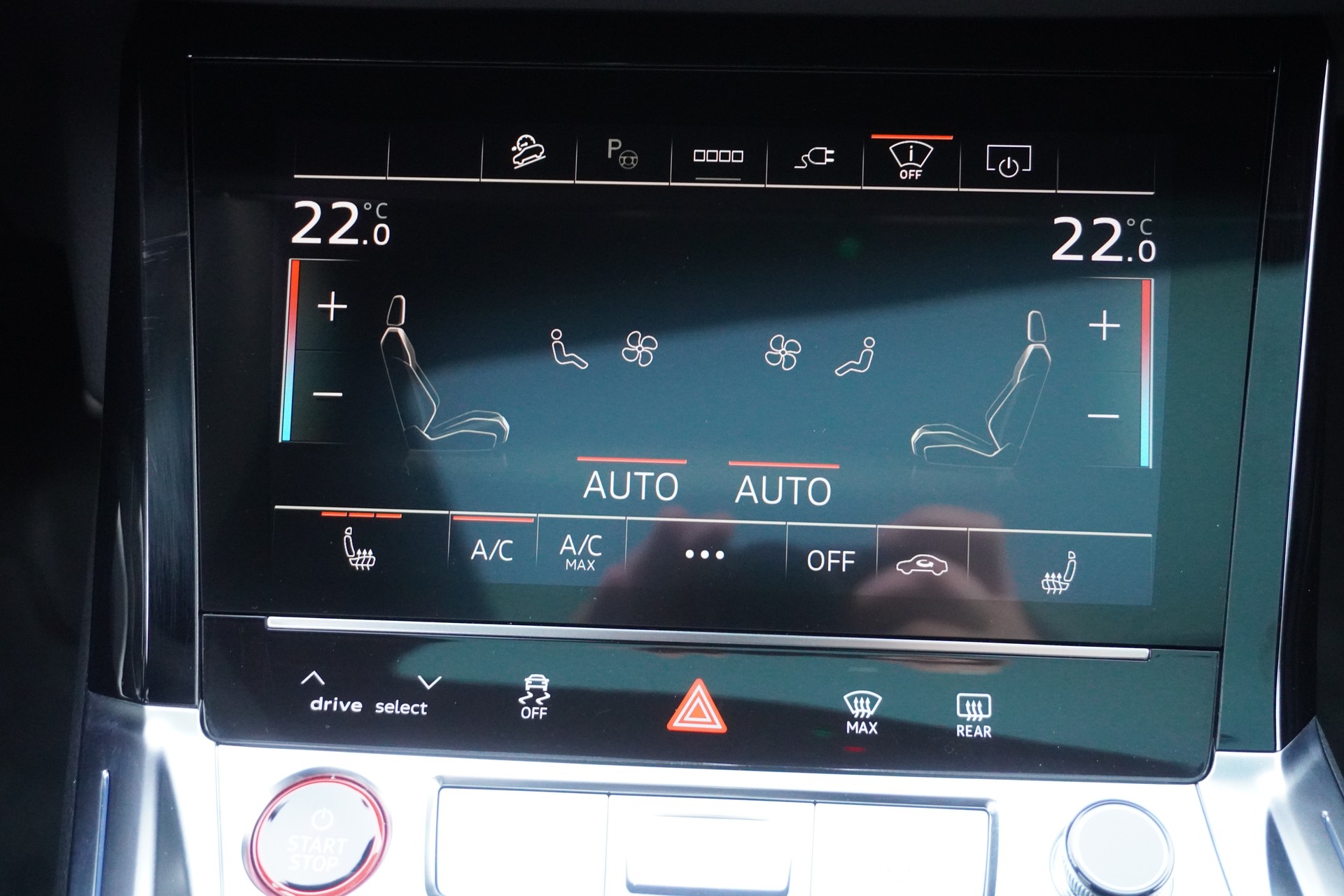 AUDI SQ8 e-tron quattro-image-16