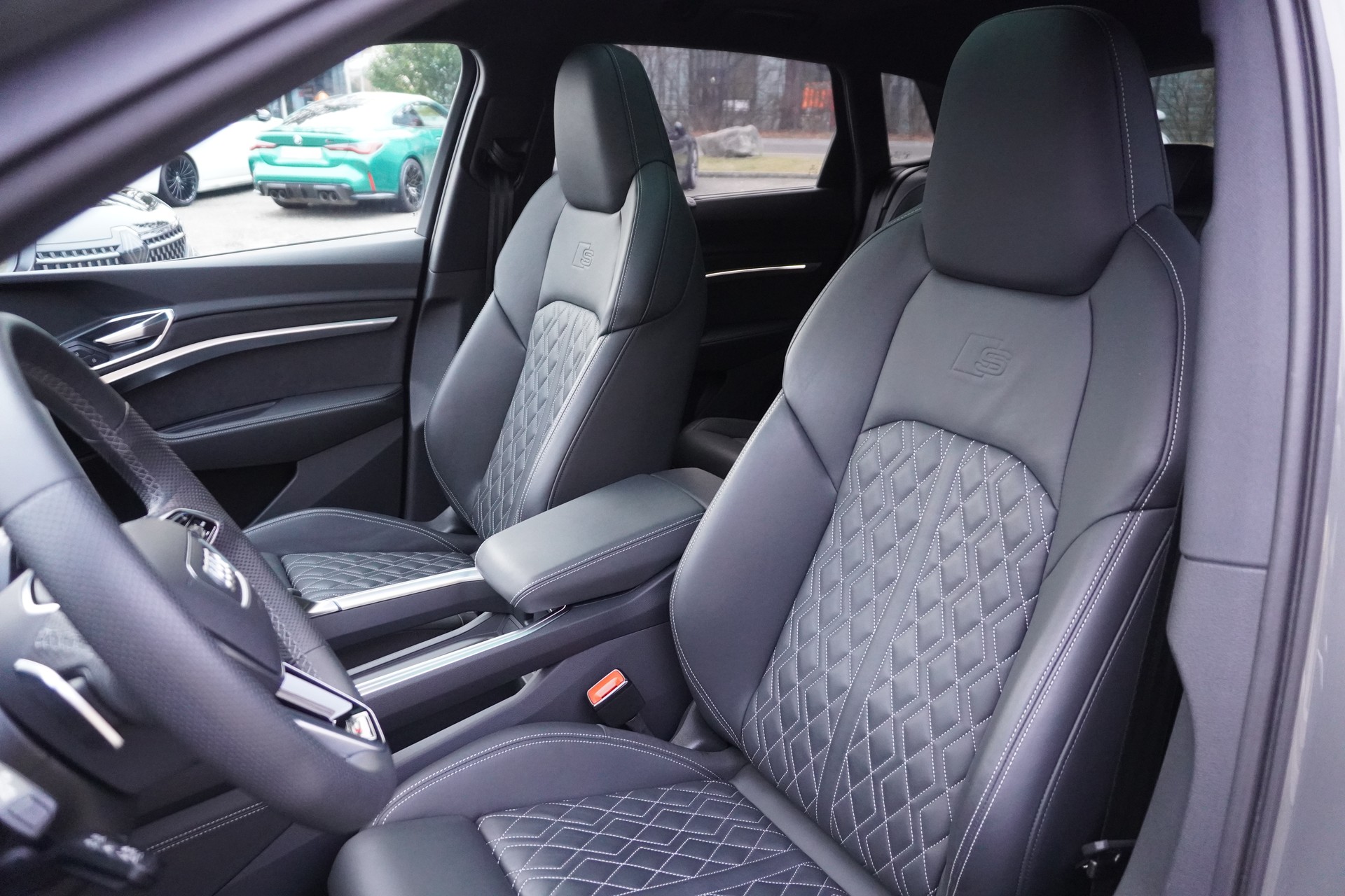 AUDI SQ8 e-tron quattro-image-13