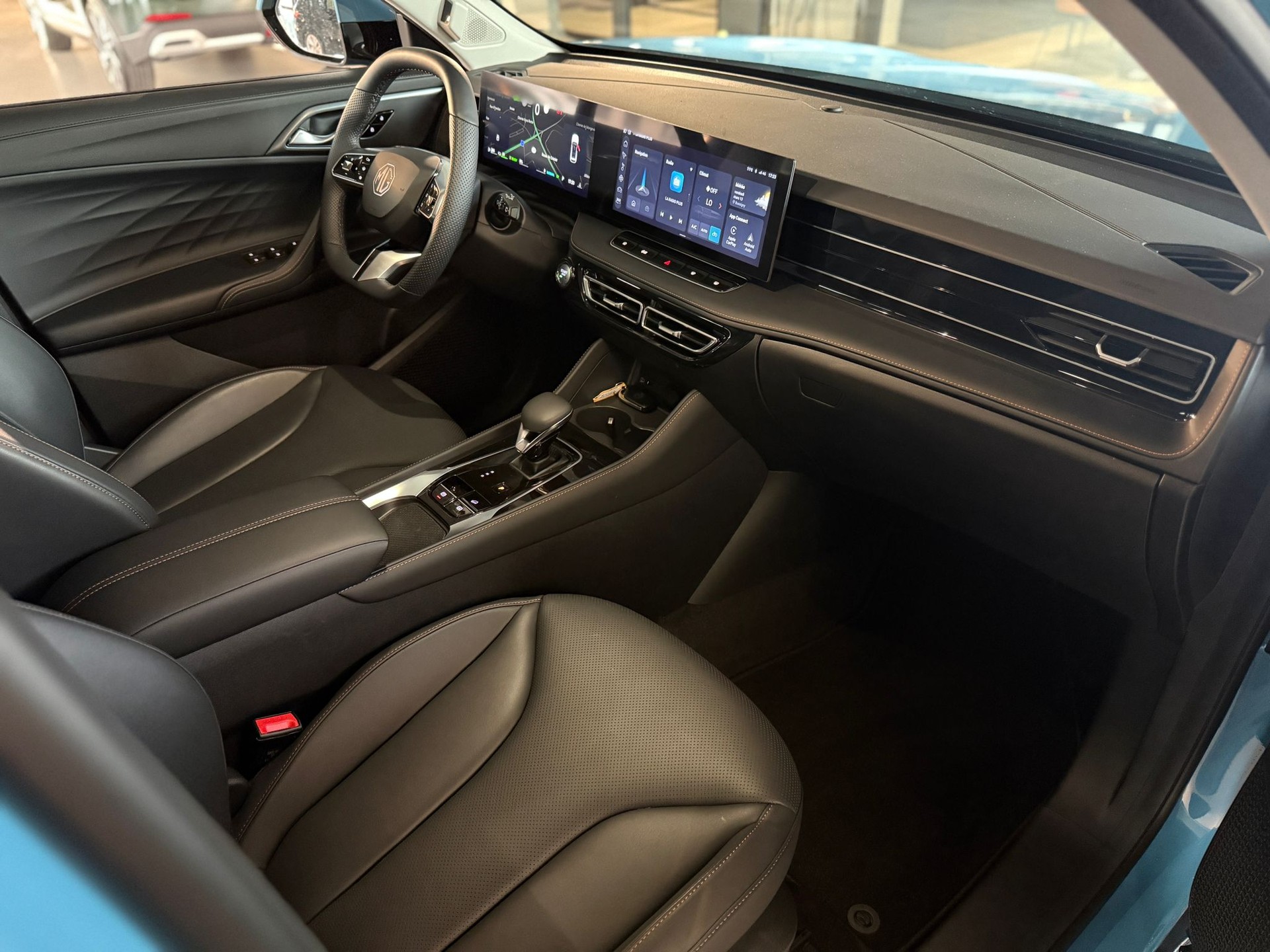 MG HS 1.5 T PHEV Luxury-image-8