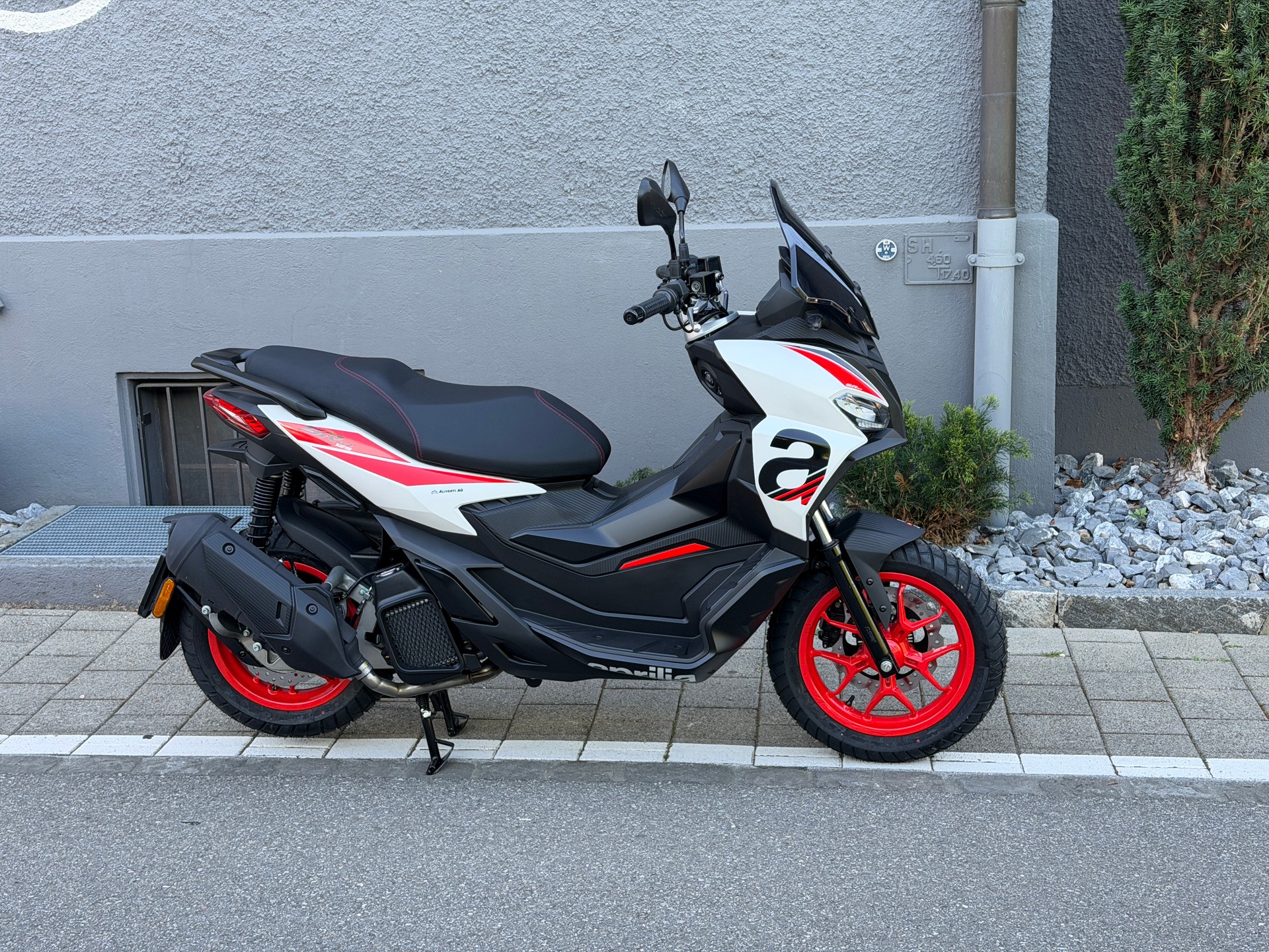 APRILIA SR 125 GT Sport ABS E5+-image-10