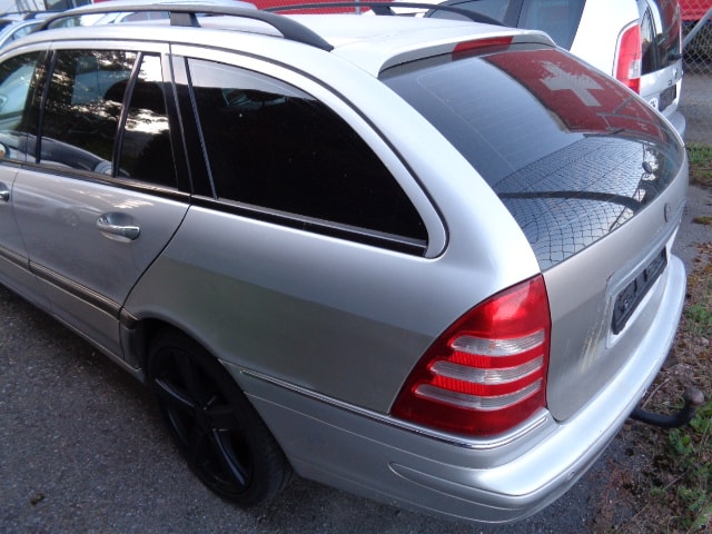 MERCEDES-BENZ C 240 Elégance 4Matic Automatic-image-5